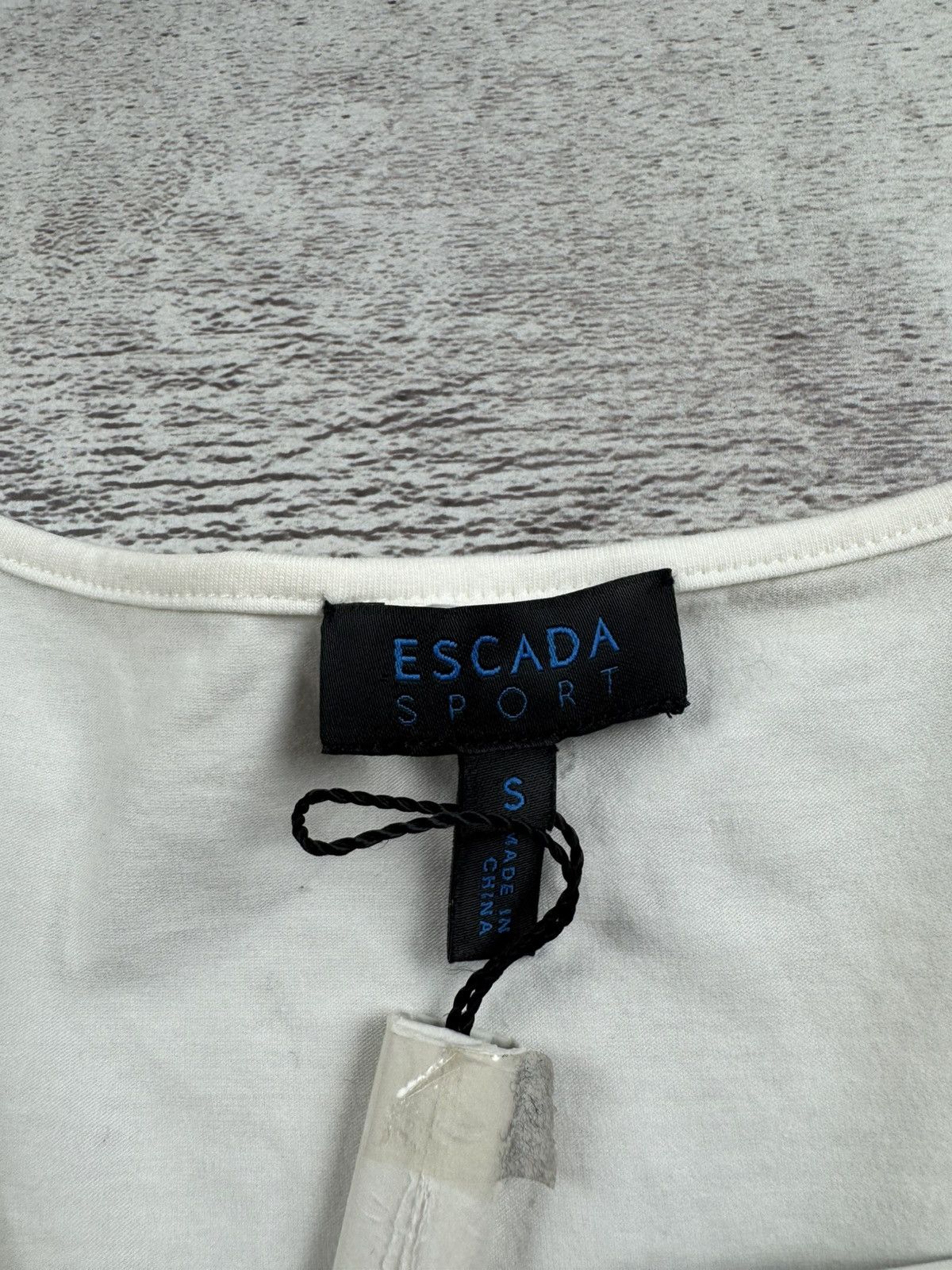 Escada Sport Escada Sport Embroidered Flowers Small Sleeveless White Luxury Tank Trotter Top Size S / US 4 / IT 40 - 14 Thumbnail
