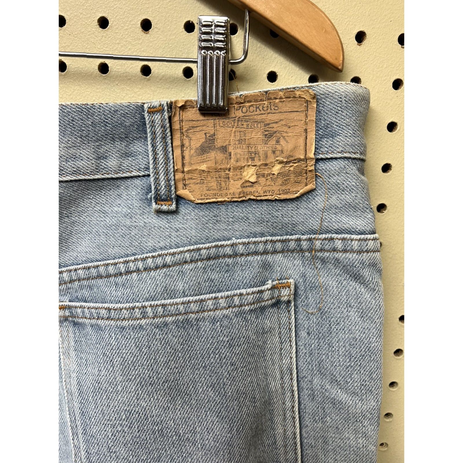 JCPenney VINTAGE JC Penney Jeans 38x32 Denim Blue Light wash 5-Pocket Relaxed Mens Jeans Size US 38 / EU 54 - 3 Thumbnail