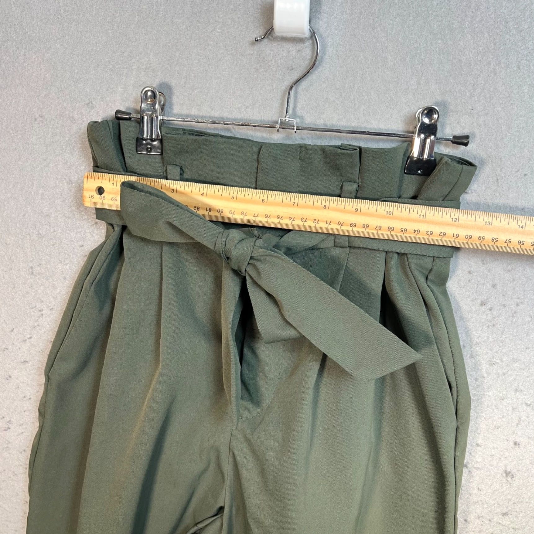 H&M VINTAGE H&M Pants Womens 6 Paperbag High-Waisted Olive Green Pleated Tie Belt & Pleated Size 28" / US 6 / IT 42 - 4 Thumbnail
