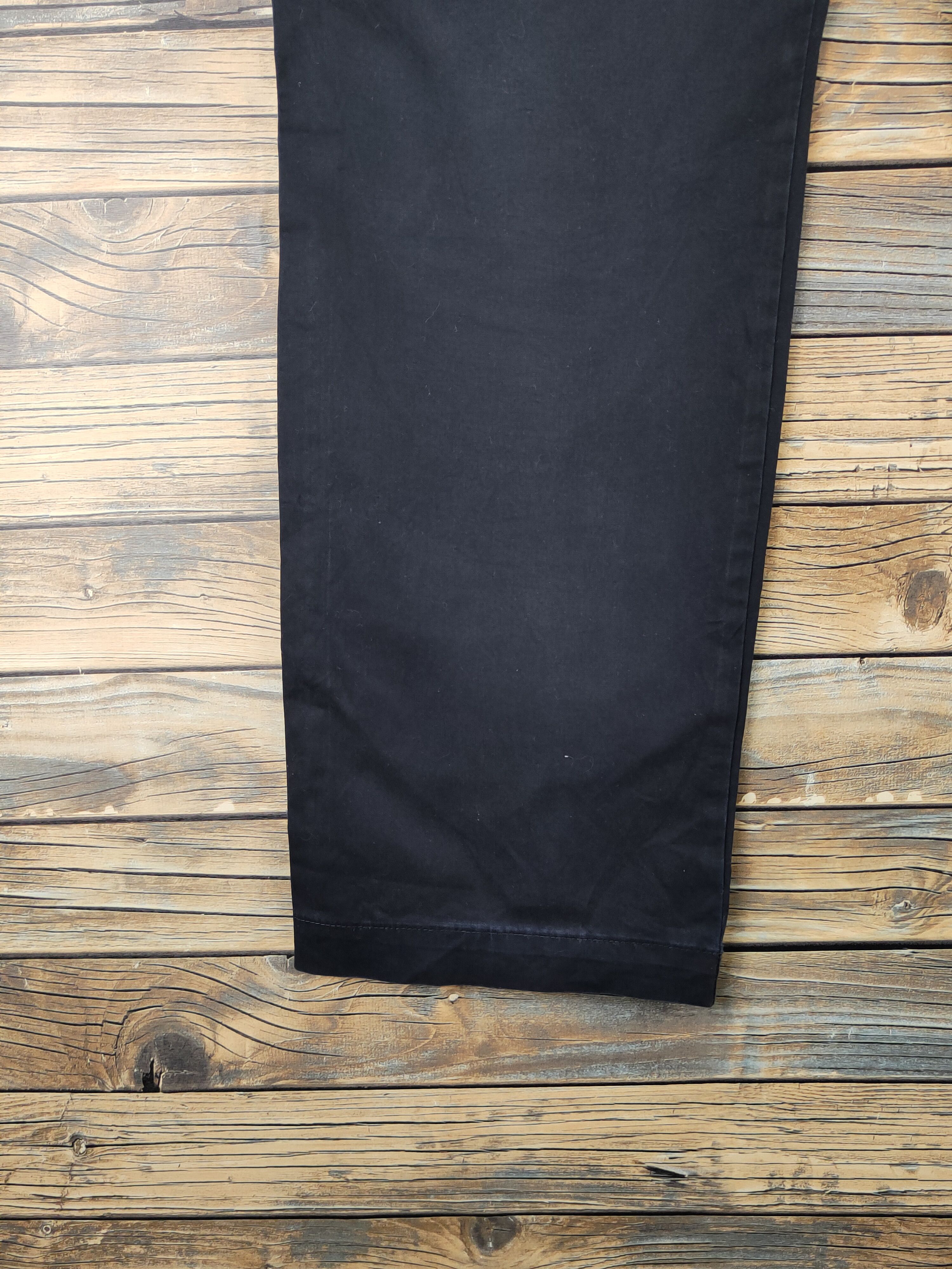 Japanese Brand DL Uniqlo Black Multipocket Cargo Pants #2613 Size US 33 - 9 Thumbnail