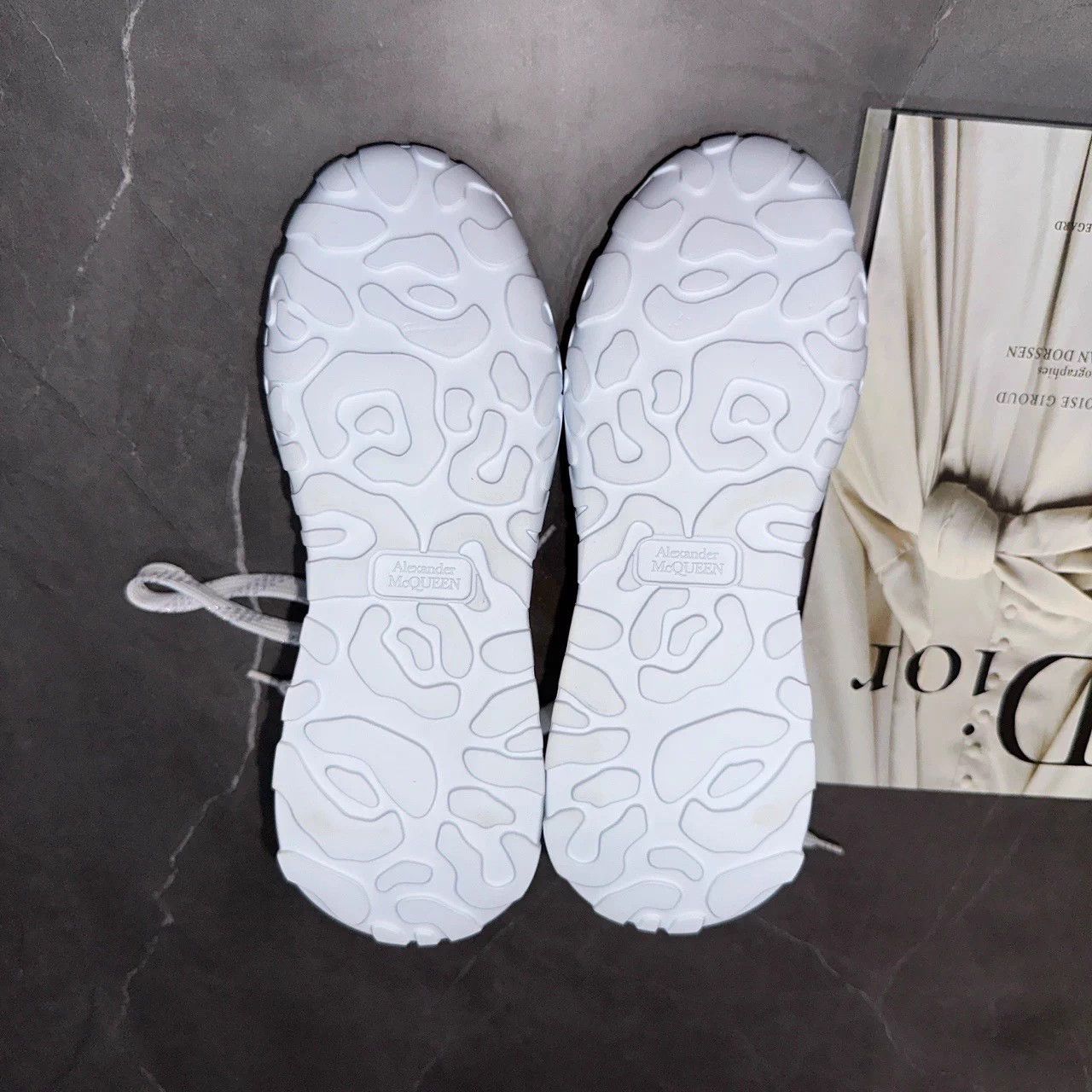 Alexander McQueen McQueen Court Trainer Suede Low Top White 37 Size US 6.5 / IT 36.5 - 7 Thumbnail