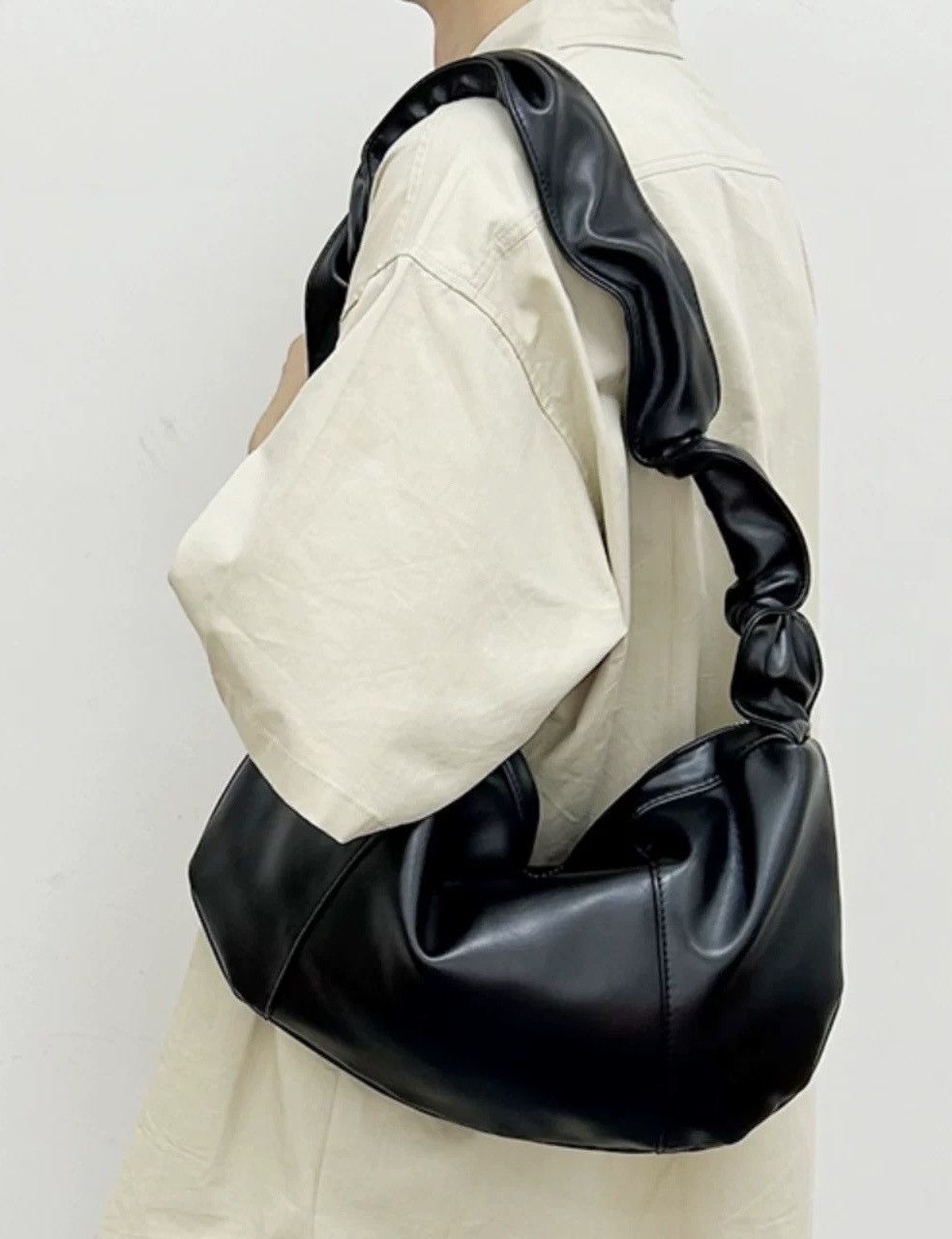 Japanese Brand Retro y2k fashion pu leather ruched strap shoulder hobo bag Size ONE SIZE - 3 Thumbnail