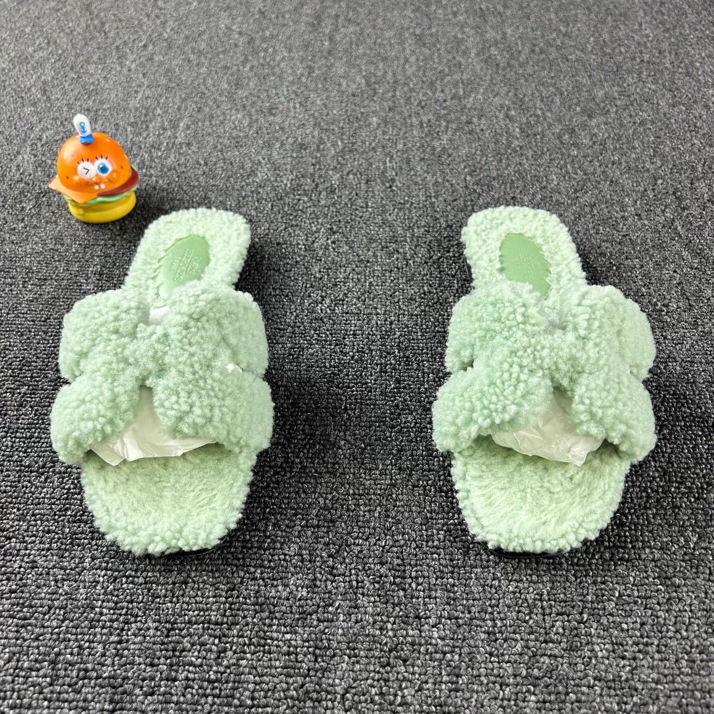 Hermes Hermes Green Teddy Slippers 35 Size US 4 / IT 34 - 2 Thumbnail