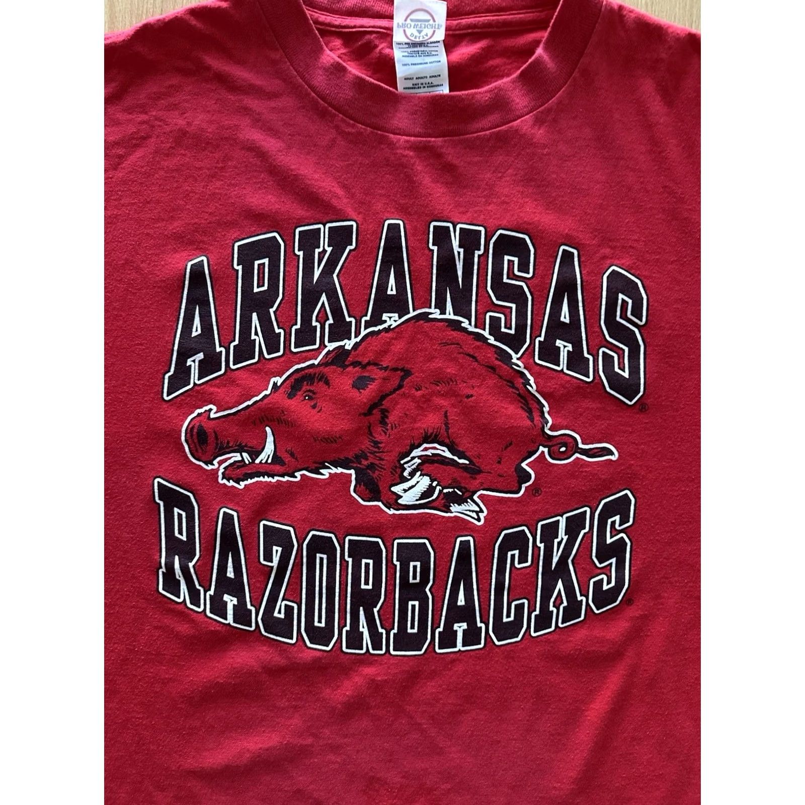 Delta VINTAGE Arkansas Razorbacks T-Shirt Men’s XL Red NCAA Delta USA Cotton Blend Short Sleeve Shirt Mens Red USA 90s/2000s Size US XL / EU 56 / 4 - 2 Thumbnail