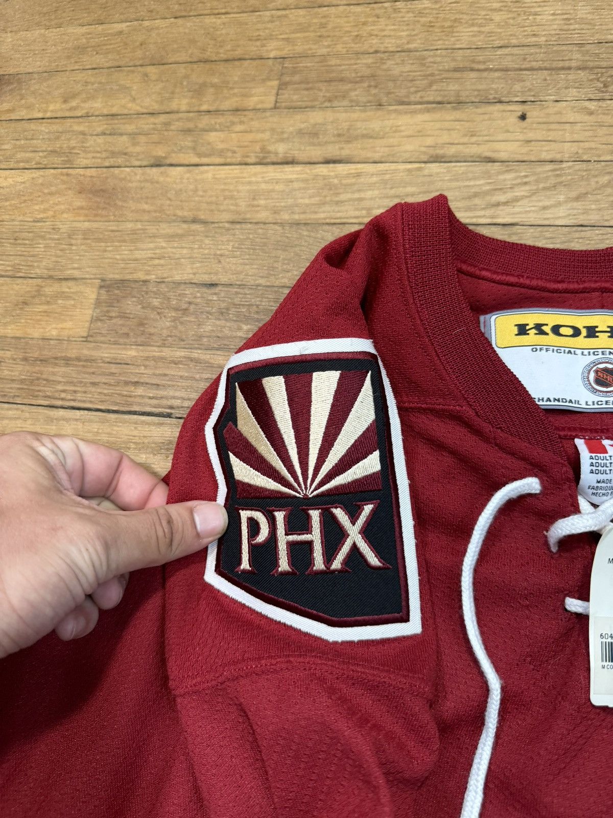 NHL × Vintage Vintage Phoenix Coyotes Hockey Jersey Size US M / EU 48-50 / 2 - 5 Thumbnail