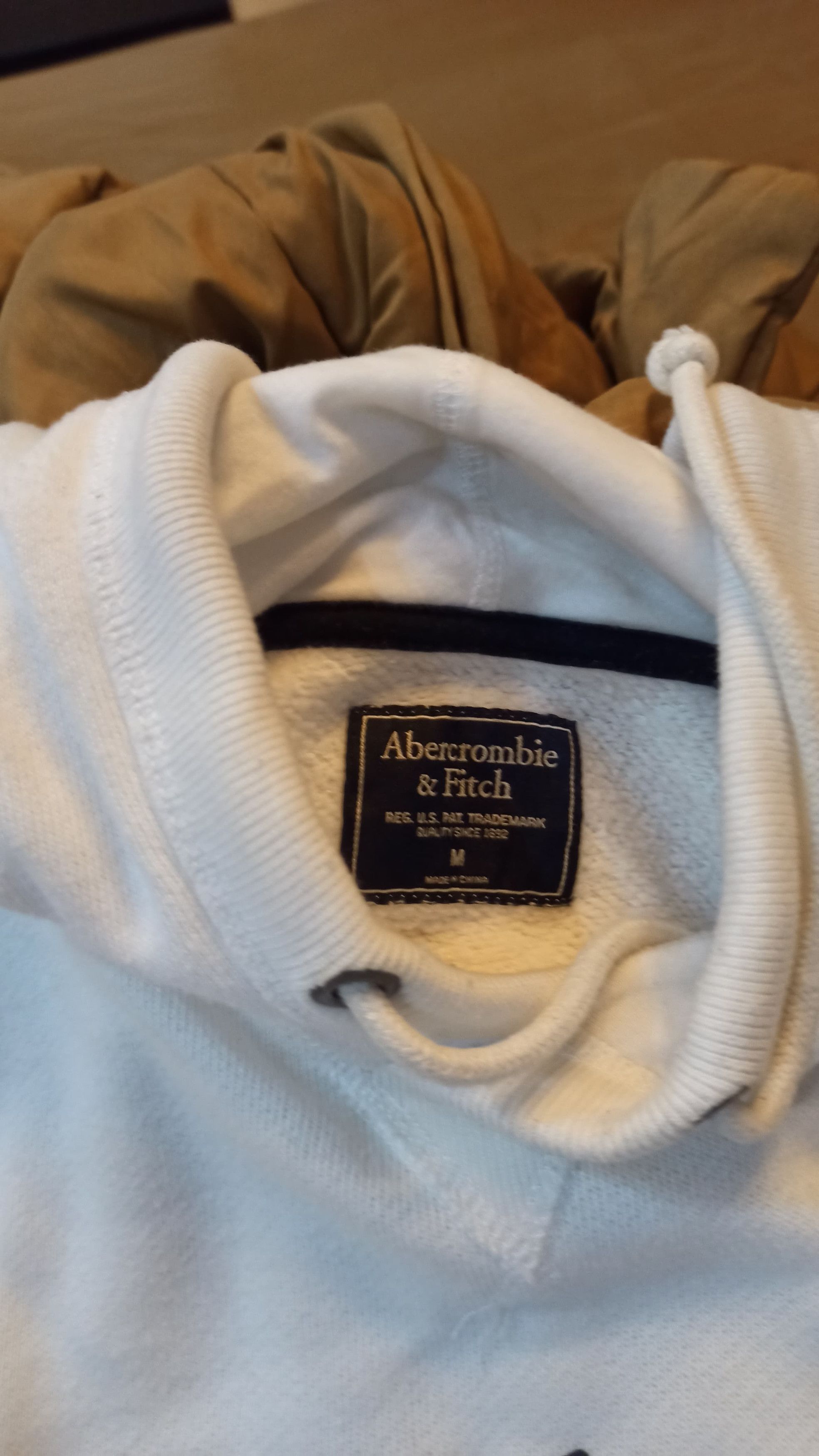 Abercrombie & Fitch Abercrombie & Fitch Spell Out Size US M / EU 48-50 / 2 - 2 Thumbnail