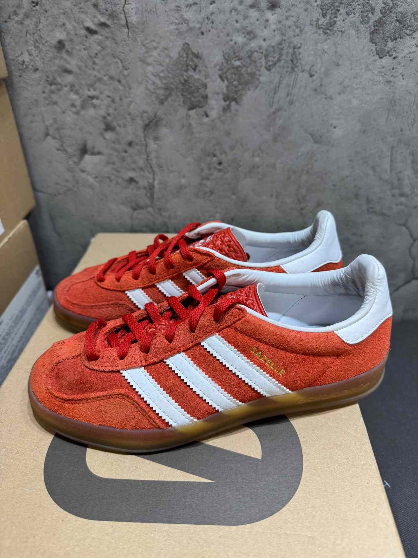 Adidas Adidas Orange Lowtop Sneakers 36 Men Size US 5 / EU 37 - 1 Thumbnail