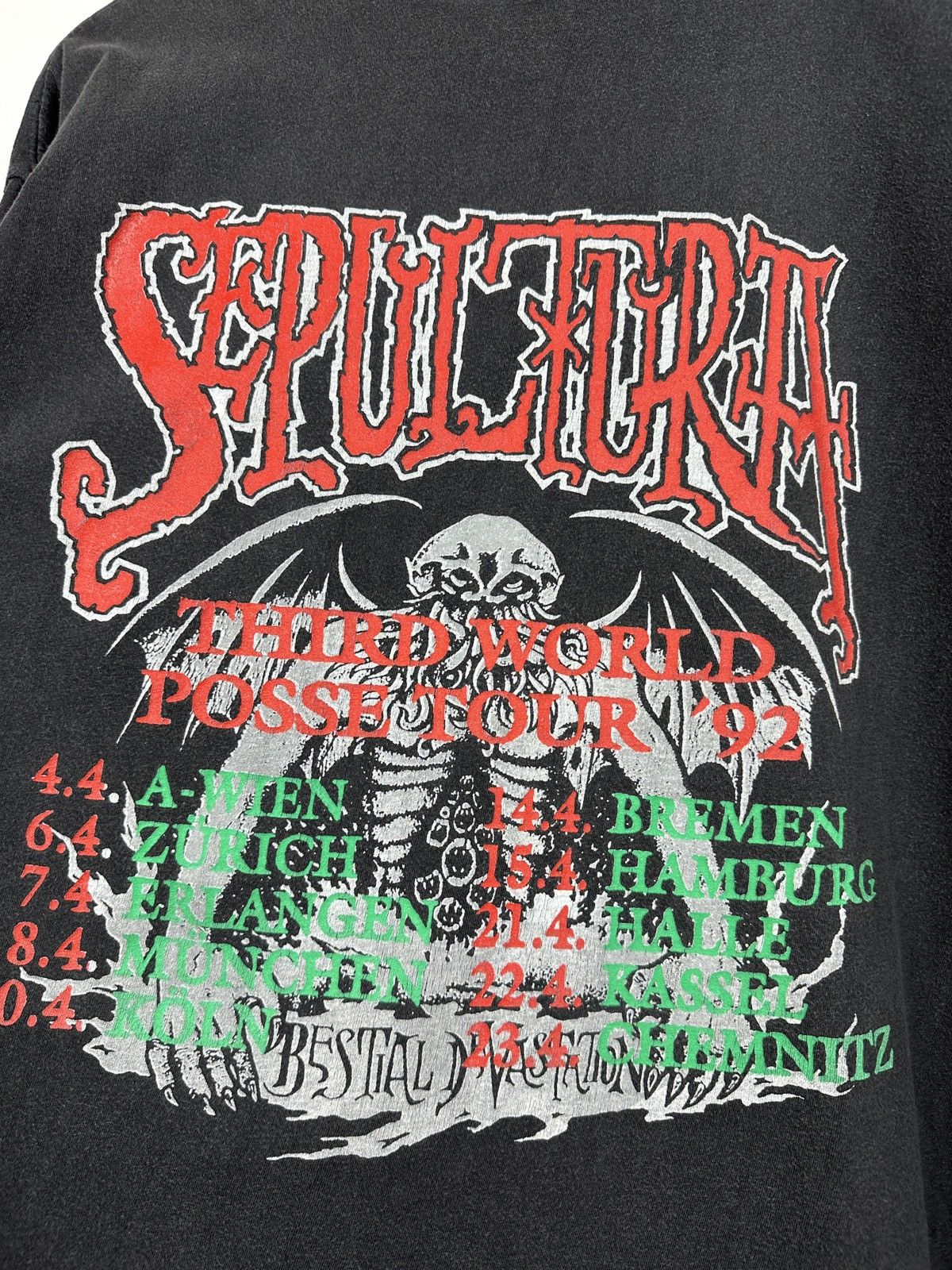 Band Tees 1992 Vintage Sepultura Third World Posse Tour T-Shirt Size US XL / EU 56 / 4 - 21 Thumbnail