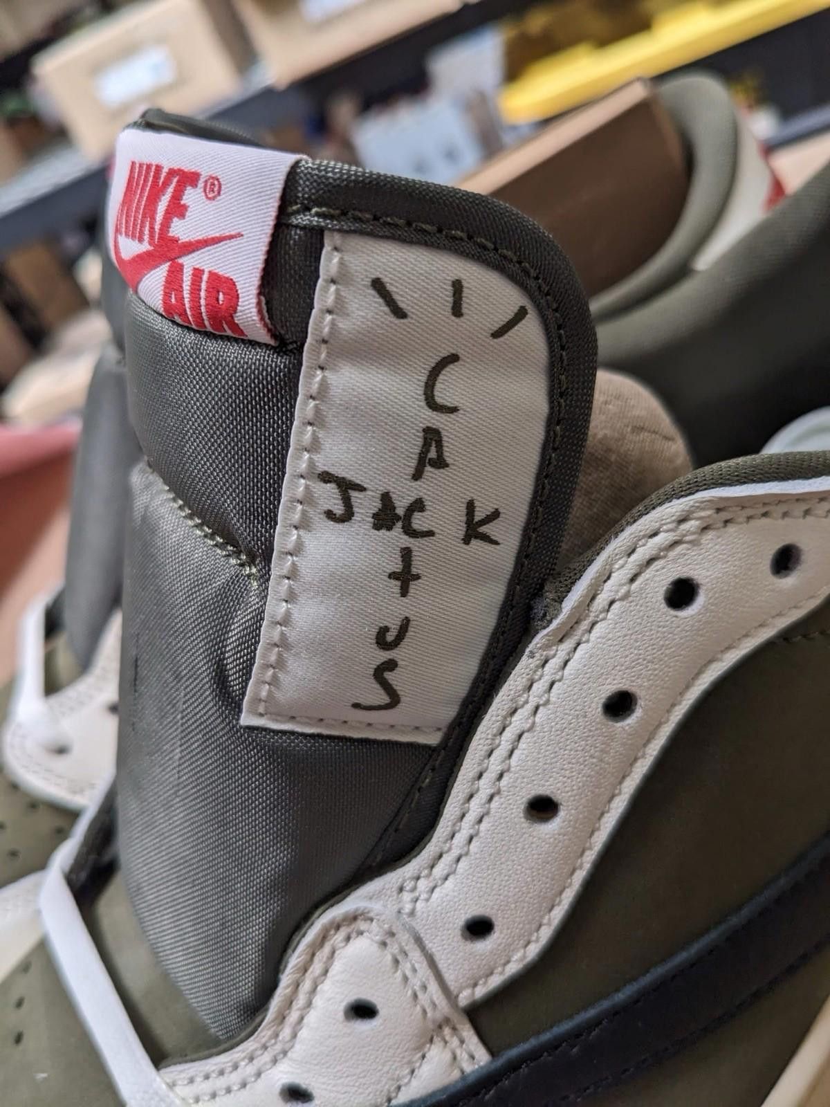Jordan Brand Air Jordan 1 Low OG SP Travis Scott DM7866-200 US13 Size US 13 / EU 46 - 3 Thumbnail