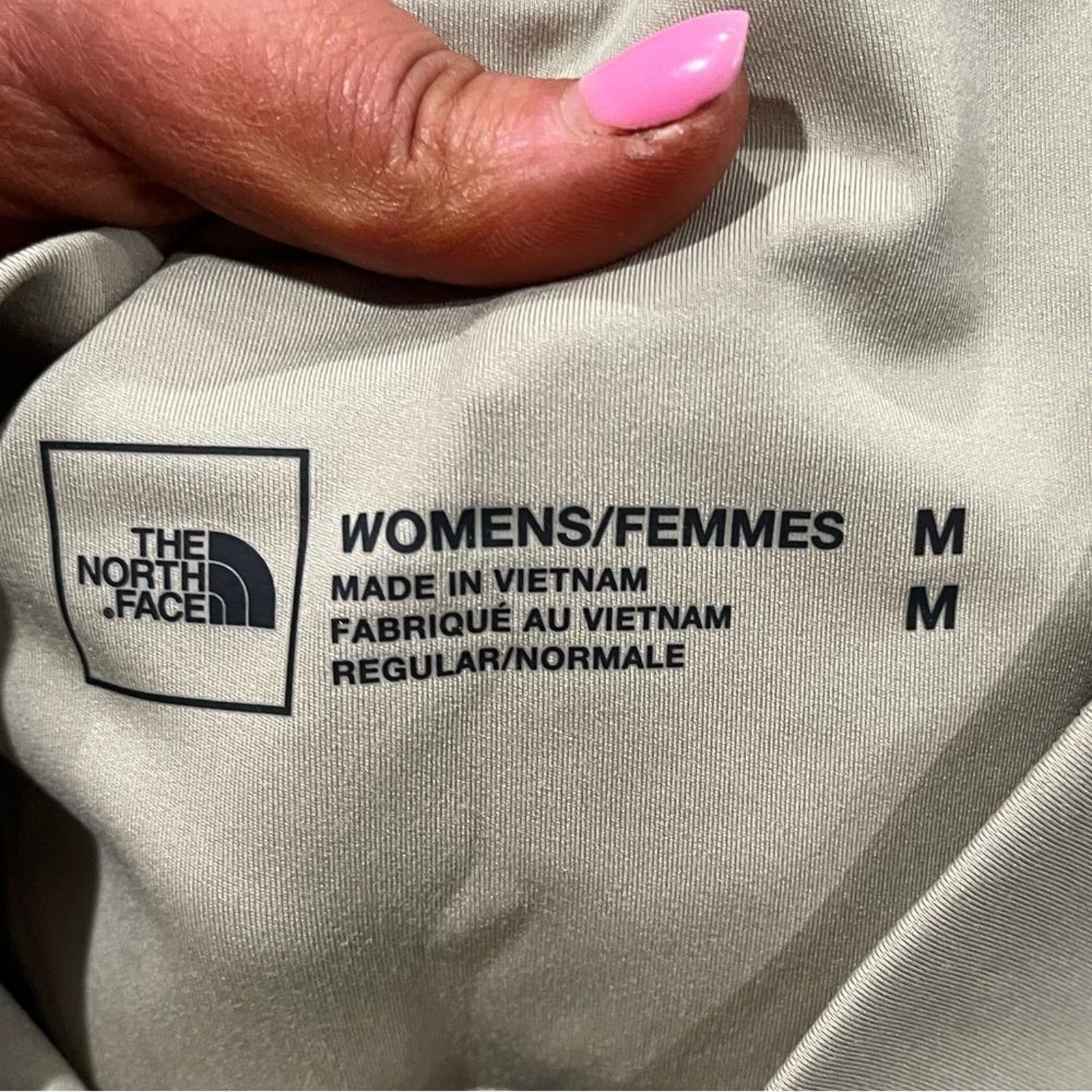 The North Face NWOT The North Face Motivation High-Rise Pocket Shorts 9" Size 28" / US 6 / IT 42 - 3 Thumbnail