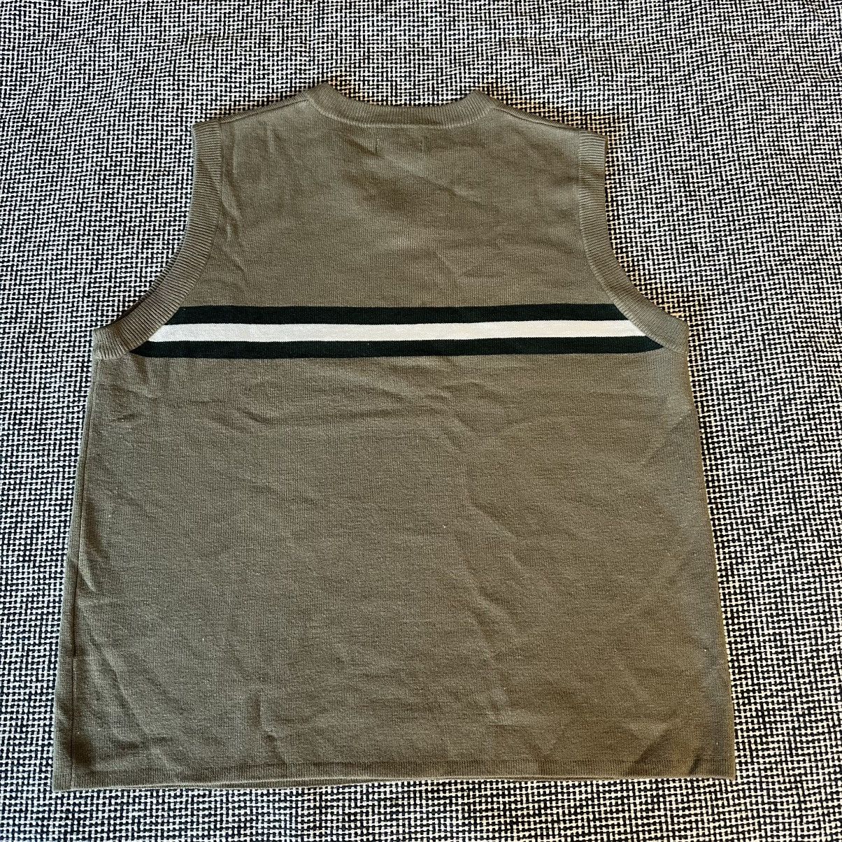 UNIONBAY Vintage Olive Green Sweater Vest Size US M / EU 48-50 / 2 - 4 Thumbnail