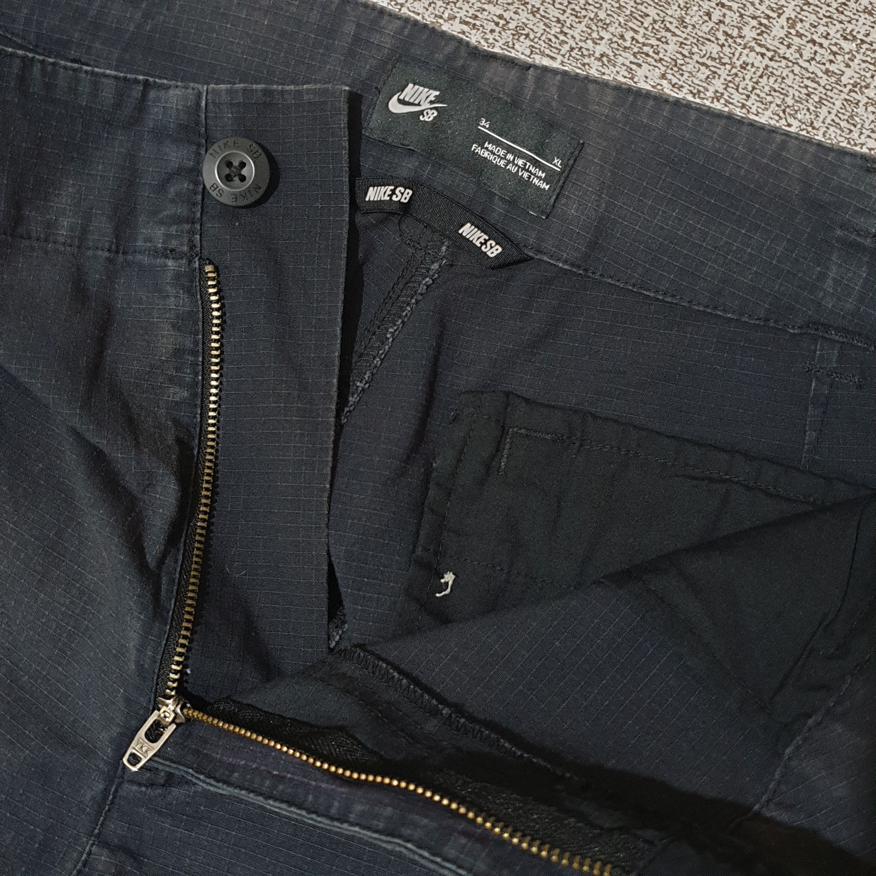 Nike NIKE SB Black Skateboarding Cargo Pants Men's size 34 Size US 34 / EU 50 - 8 Thumbnail