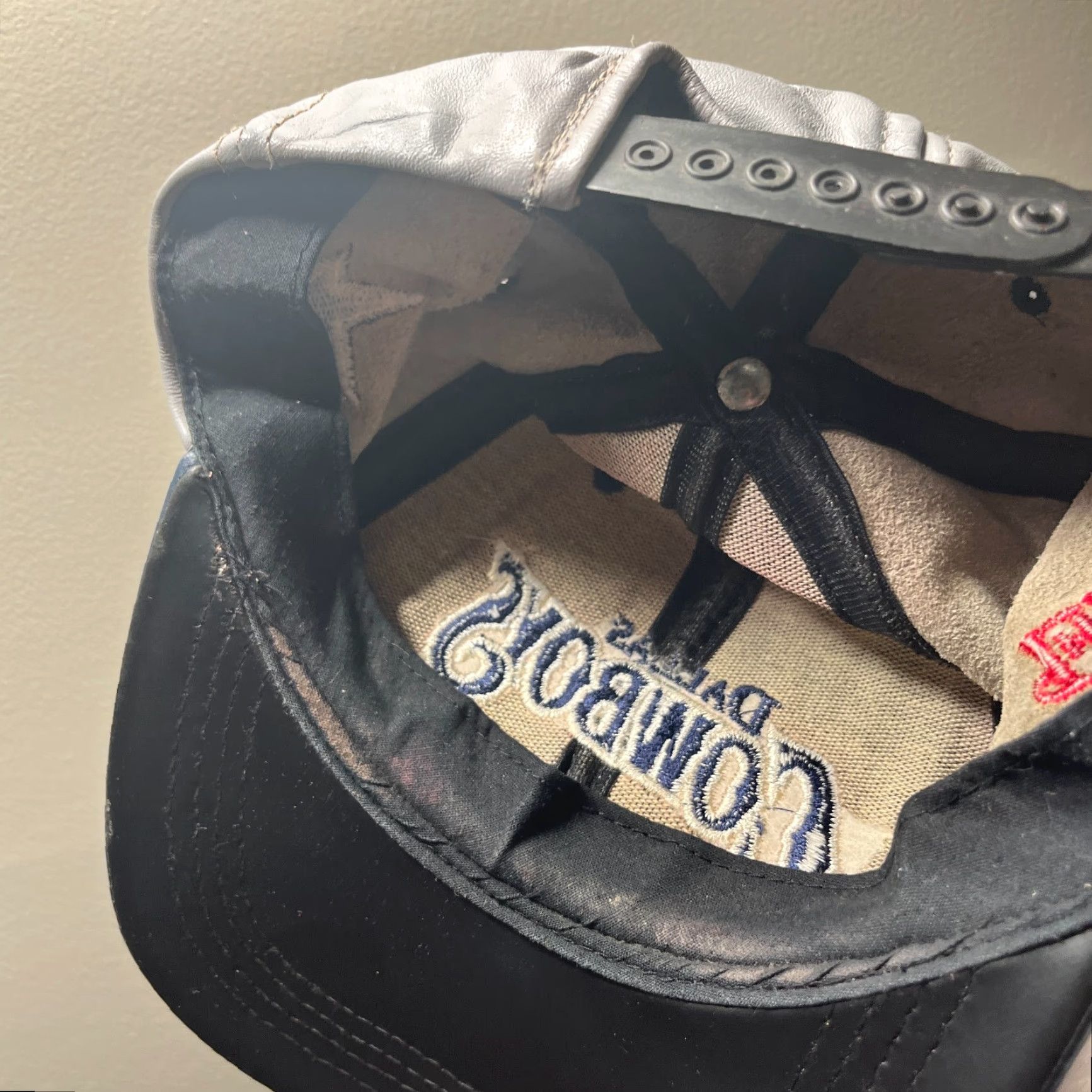 NFL VINTAGE Dallas Cowboys Leather Snapback Hat NFL Mens One Size Gray Snapback 90s Football Size ONE SIZE - 7 Thumbnail