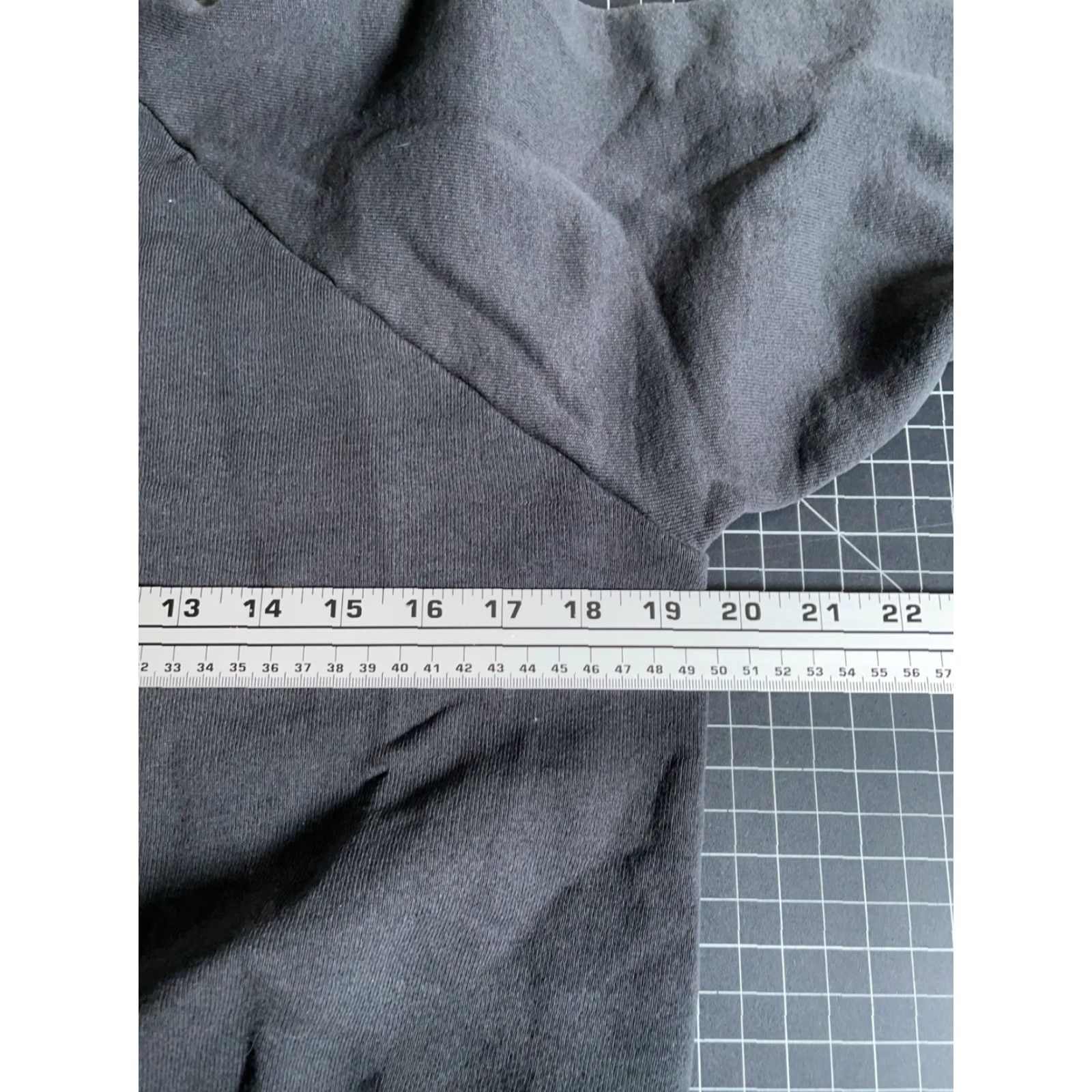 Fruit Of The Loom VINTAGE Fruit of the Loom Sweatshirt Raglan Sleeves Black 90s Crew Neck Pullover Adult Medium Mens Women? Size US M / EU 48-50 / 2 - 5 Thumbnail