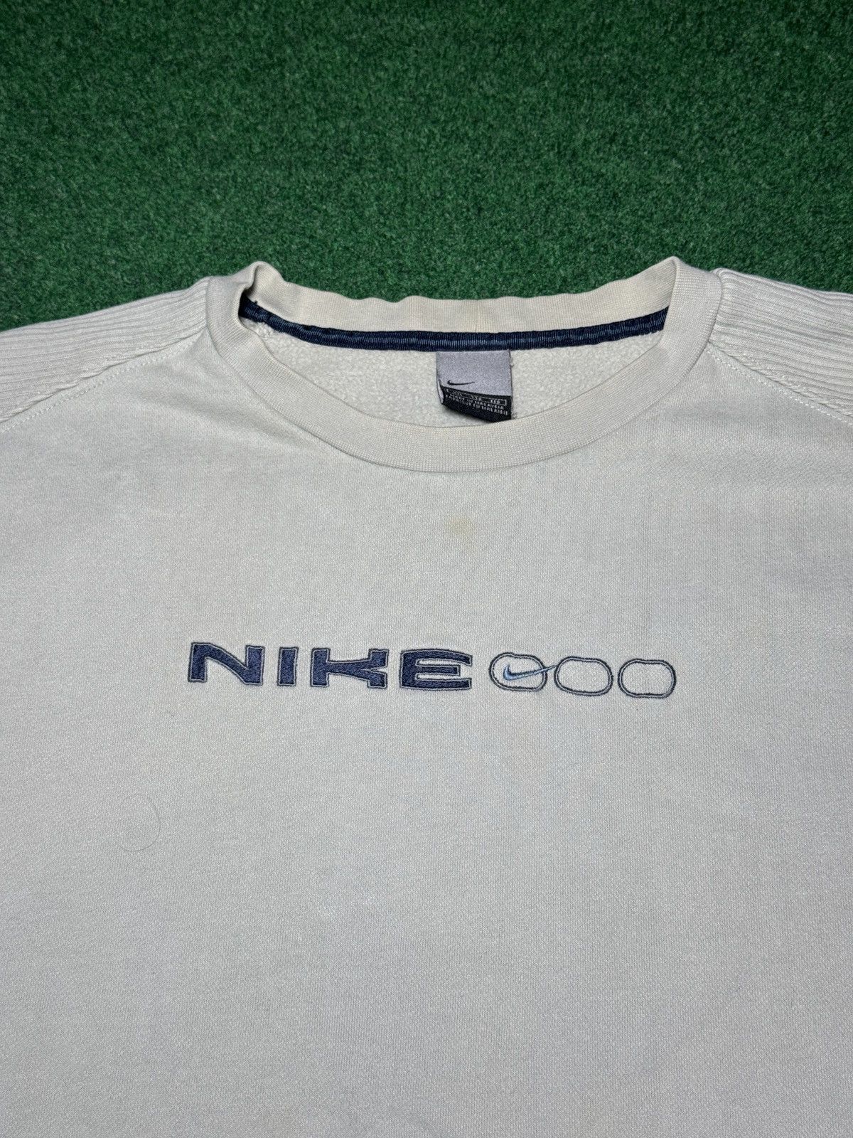 Nike Vintage Y2K Nike Gray Tag Spellout XXL Crewneck Sweatshirt Size US XXL / EU 58 / 5 - 2 Thumbnail