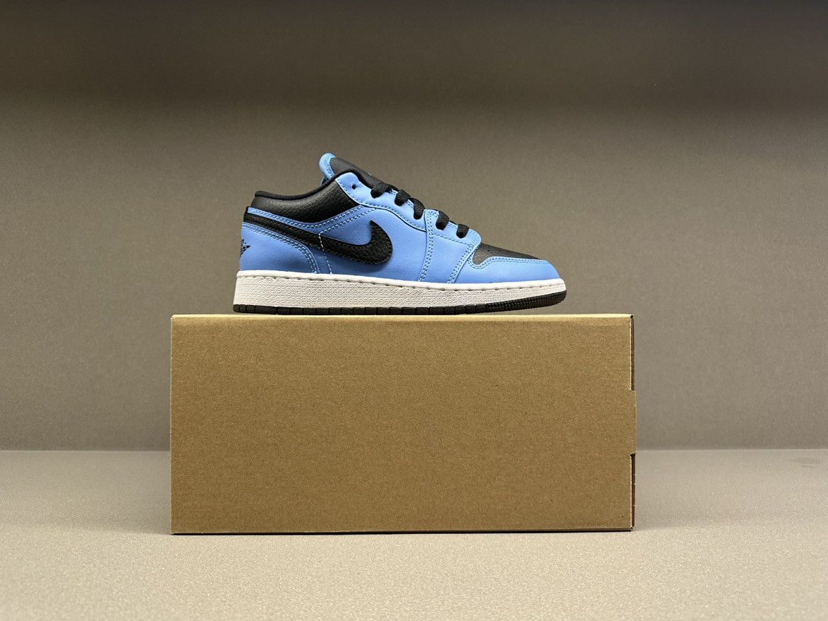 Jordan Brand Jordan 1 Low University Blue Black GS Size US 4.5 / IT 34.5 - 3 Thumbnail