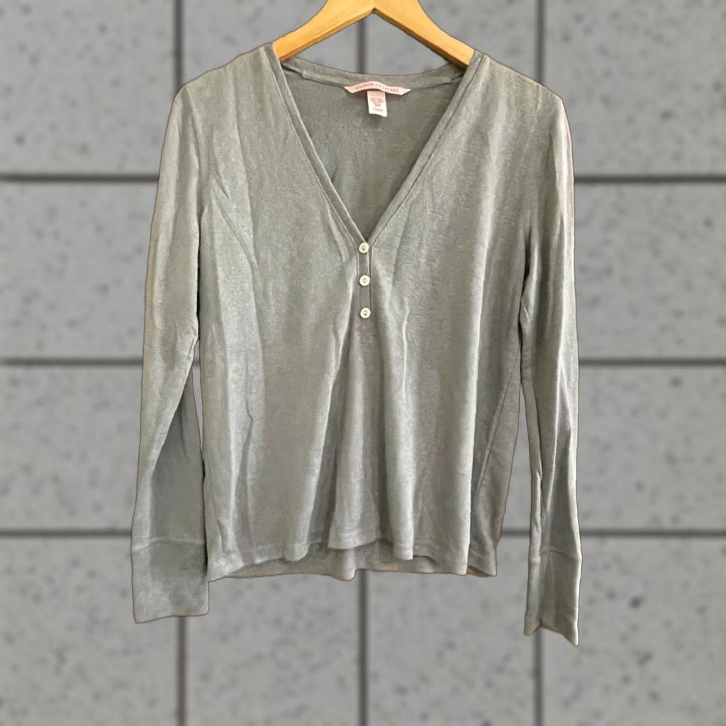 Victoria's Secret Viktoria’s Secret XS sleep shirt gray 1/4 button comfy Size XS / US 0-2 / IT 36-38 - 1 Thumbnail