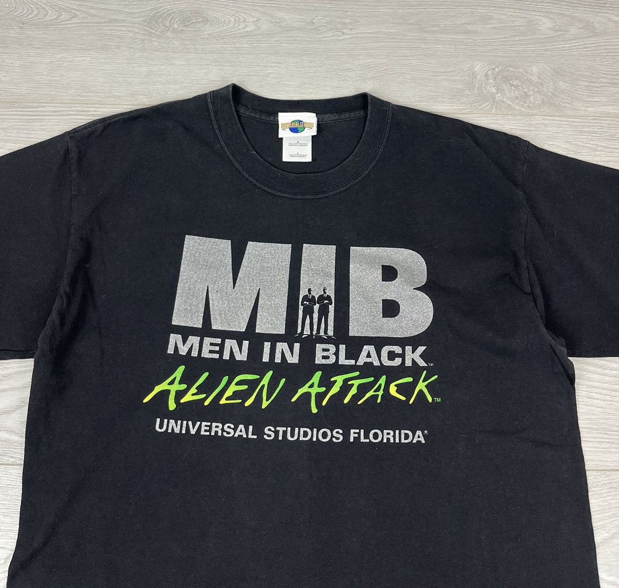 Vintage Men In Black Alien Attack Universal Movie T Shirt Size US L / EU 52-54 / 3 - 3 Thumbnail