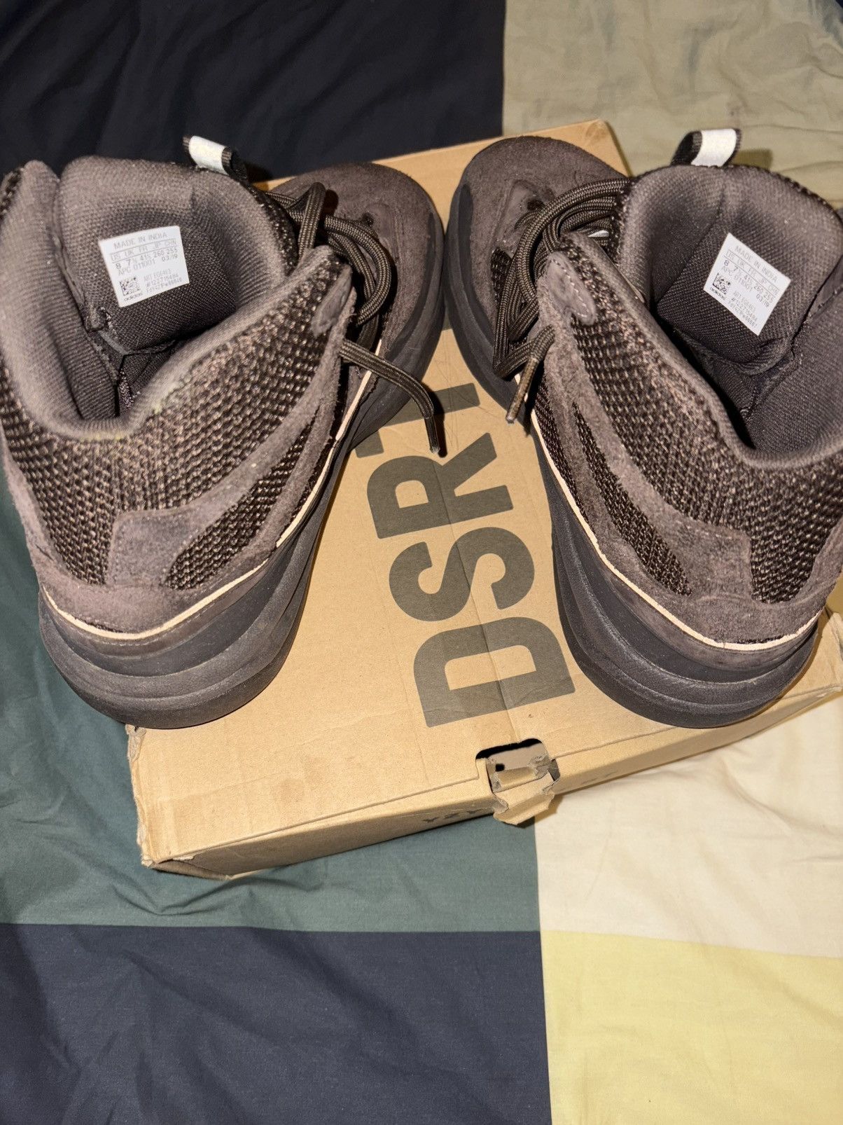Yeezy Adidas Yeezy DSRT Size US 8 / EU 41 - 4 Thumbnail
