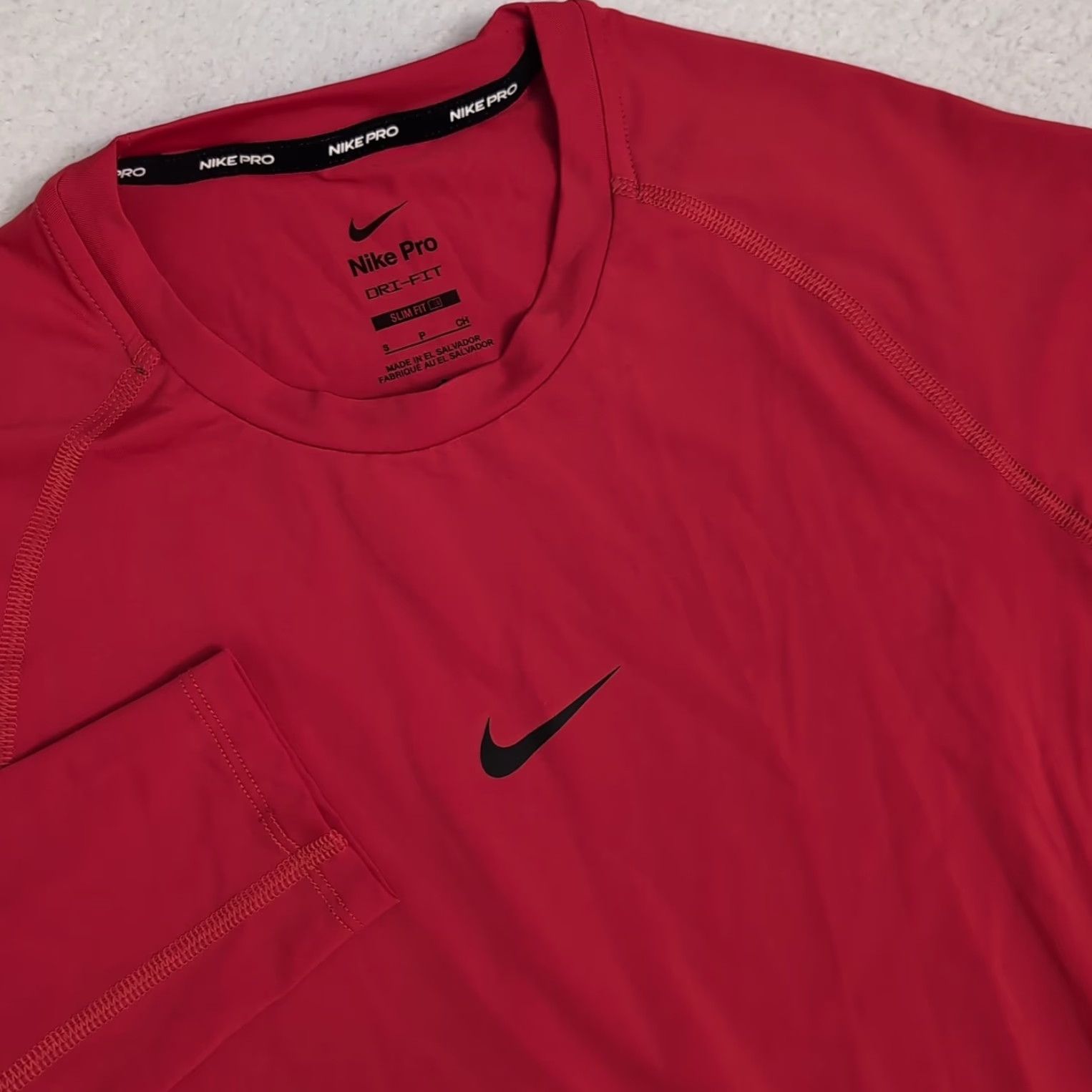 Nike NEW Nike Dri-Fit UV Shirt Black Center Swoosh Long Sleeve Mens Sm Red FB7926-657 Size US S / EU 44-46 / 1 - 2 Thumbnail