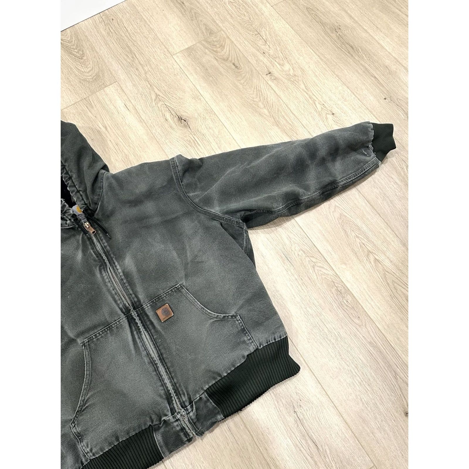 Carhartt VINTAGE Carhartt Active Jacket J130 MOS 2XL Faded Green Canvas Workwear Distress Bomber Jacket Mens 2XL Green Size US XXL / EU 58 / 5 - 2 Thumbnail
