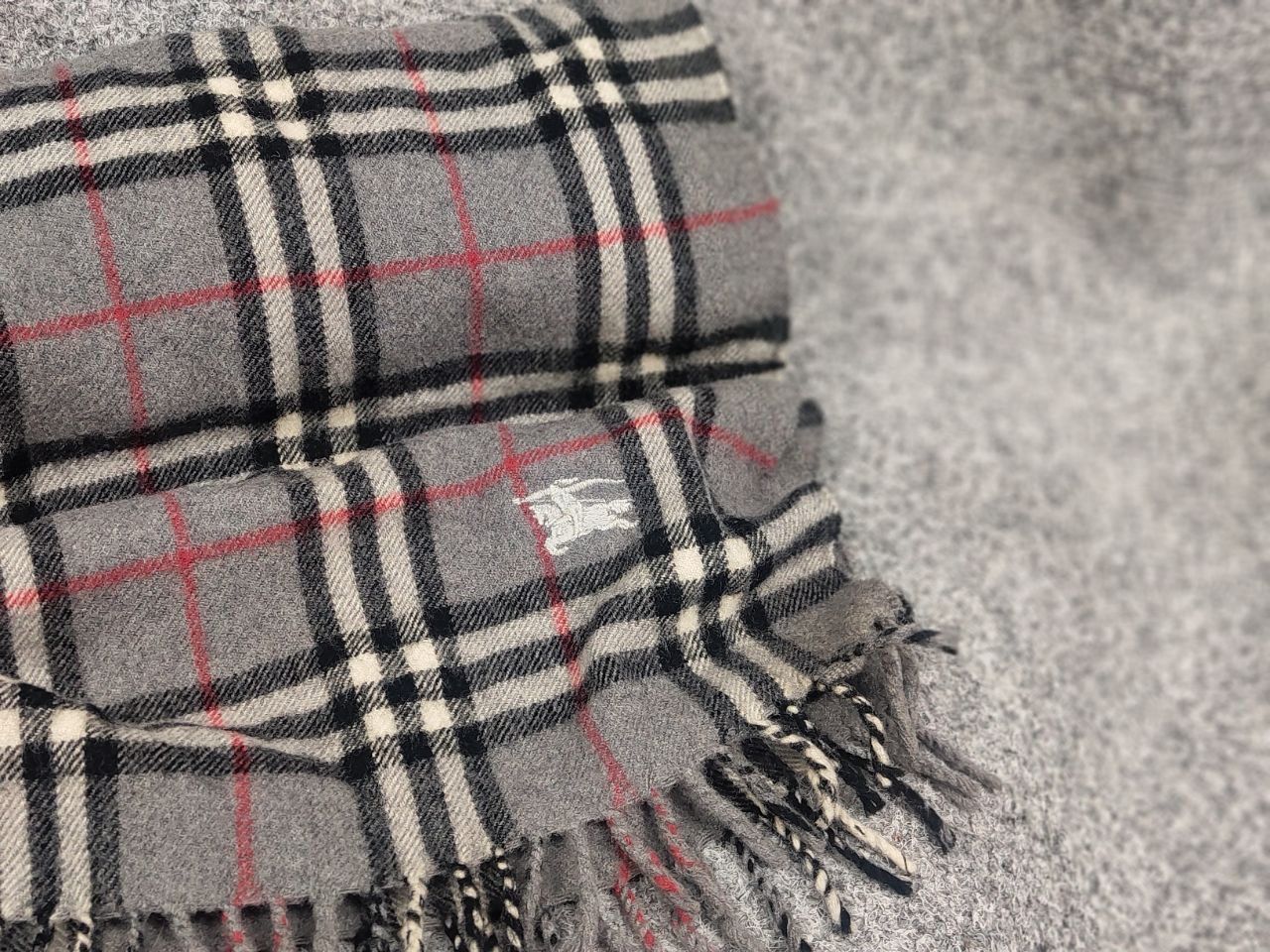 Burberry Vintage Burberry 's Classic Check Lana wool Unisex Scarf Size ONE SIZE - 3 Thumbnail