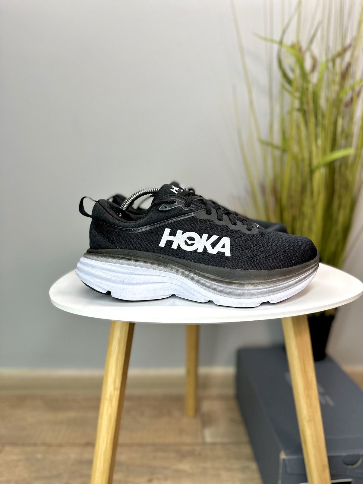 hoka one one m bondi 8 x wide