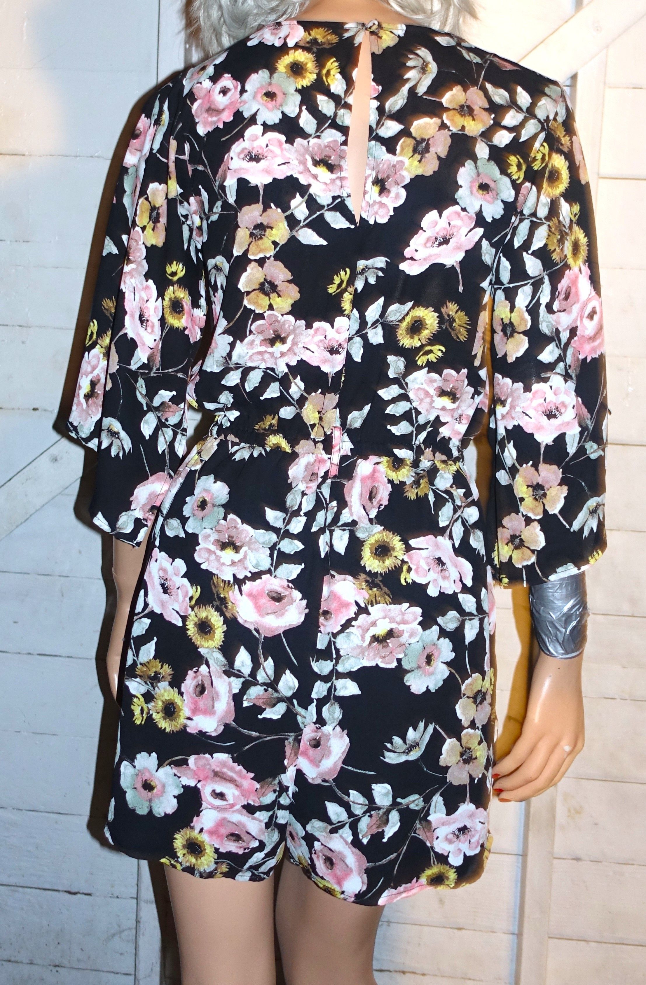 Other Cupcakes and Cashmere Black Floral Romper S Size 25" / US 0 / IT 36 - 5 Thumbnail