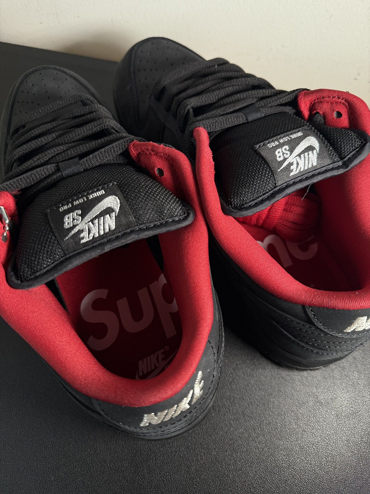 Nike × Supreme Brand New Nike SB Supreme Low Top Dunks Black Size US 9.5 / EU 42-43 - 4 Thumbnail