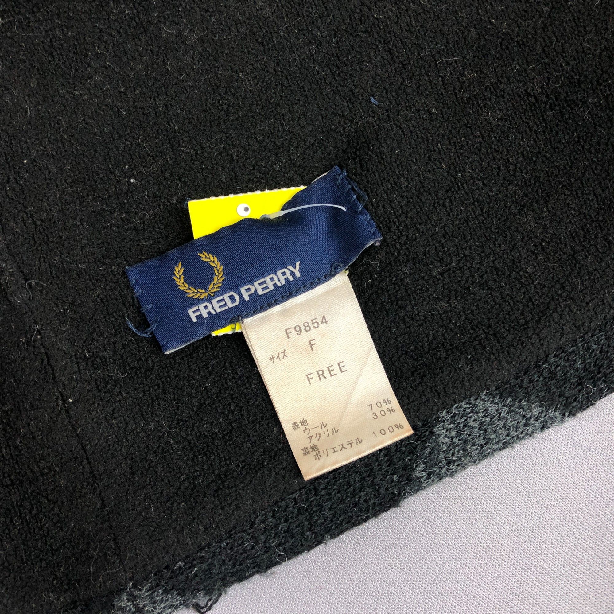 Fred Perry Vintage Fred Perry Infinity Scarf Muffler Wool Scarves. Size ONE SIZE - 7 Thumbnail