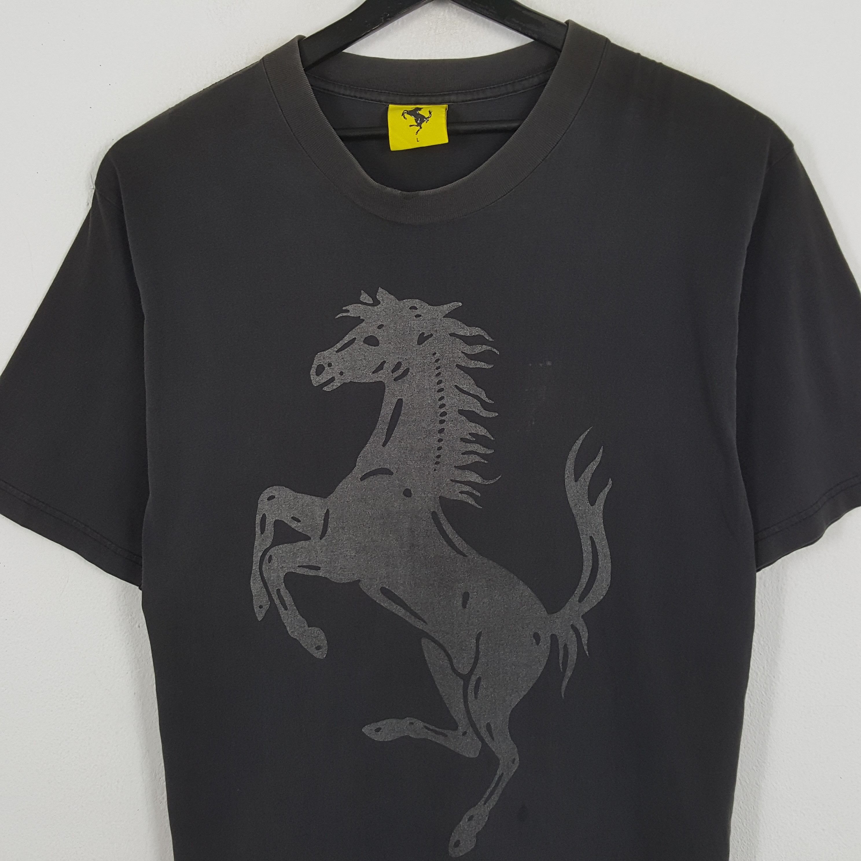 Ferrari FERRARI Luxury Cars Brand Big Logo Design Tshirt Size US L / EU 52-54 / 3 - 2 Thumbnail