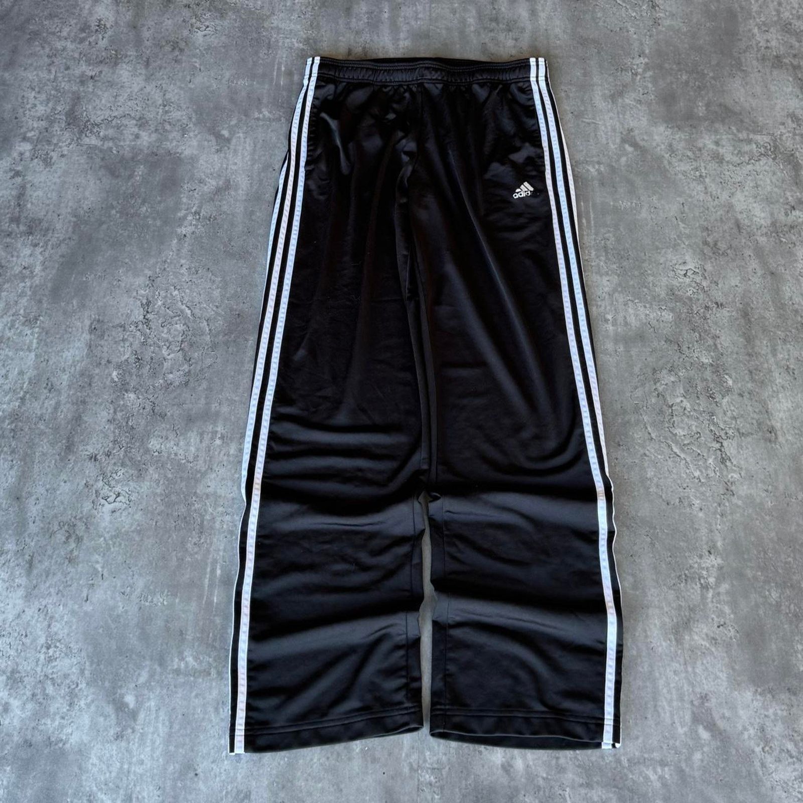 Adidas Adidas Black & White Embroidered Essential Sweatpants Size US 33 - 1 Thumbnail