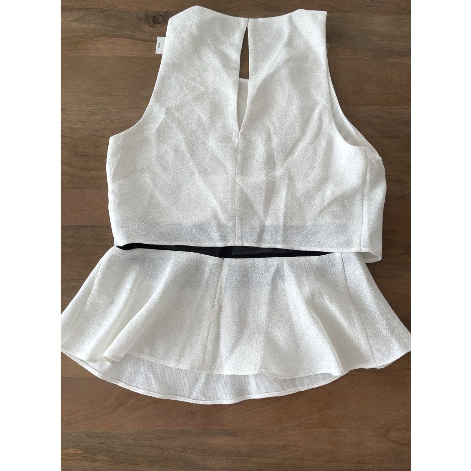 Express NWT Express Women’s Blouse Small Ivory Sleeveless Shirt Zip Rear Clasp & Zip Size S / US 4 / IT 40 - 7 Thumbnail