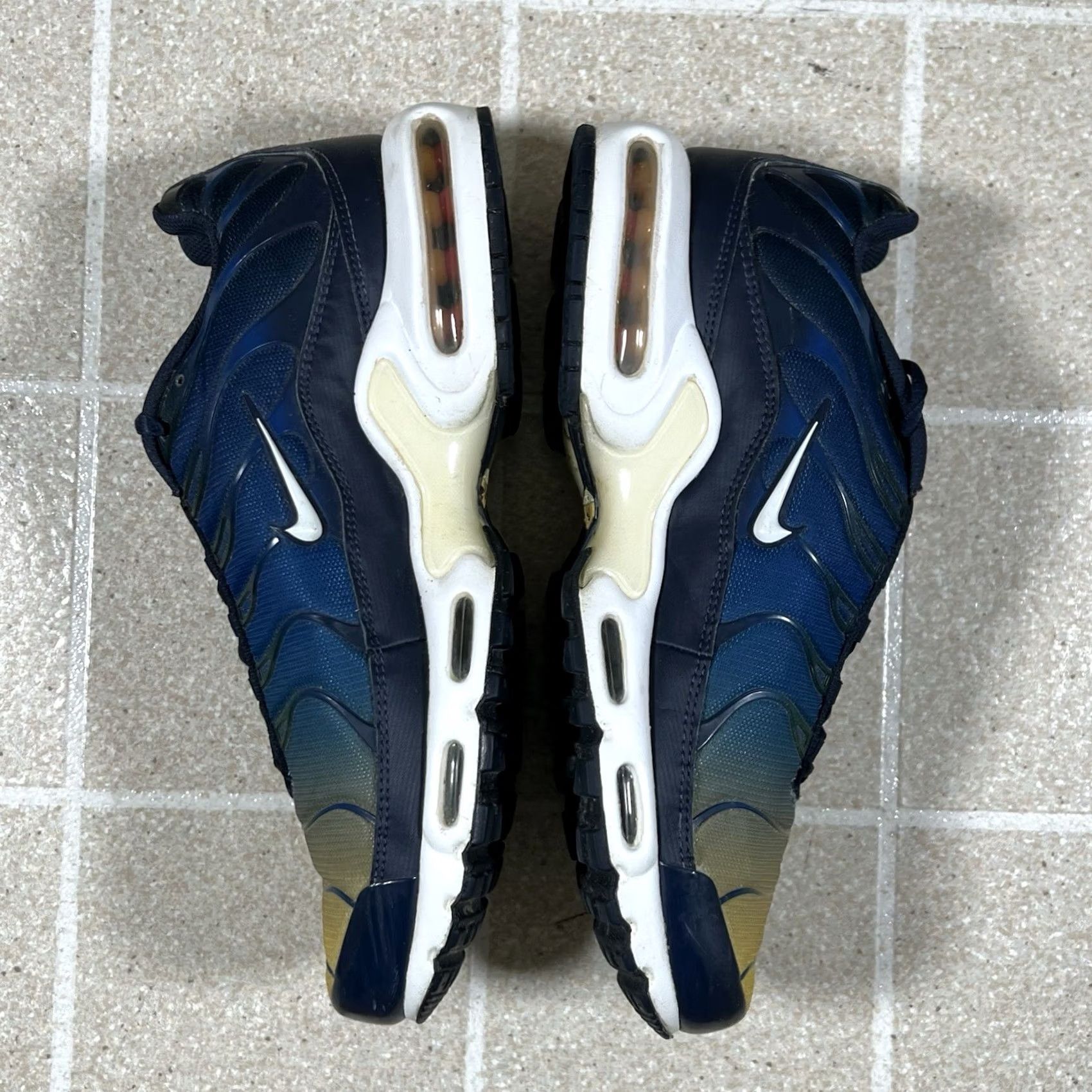 Nike Nike Air Max Plus Gradient Pack 852630-407 Men Sneaker 11 Blue Navy Lemon 2018 Size US 11 / EU 44 - 8 Thumbnail