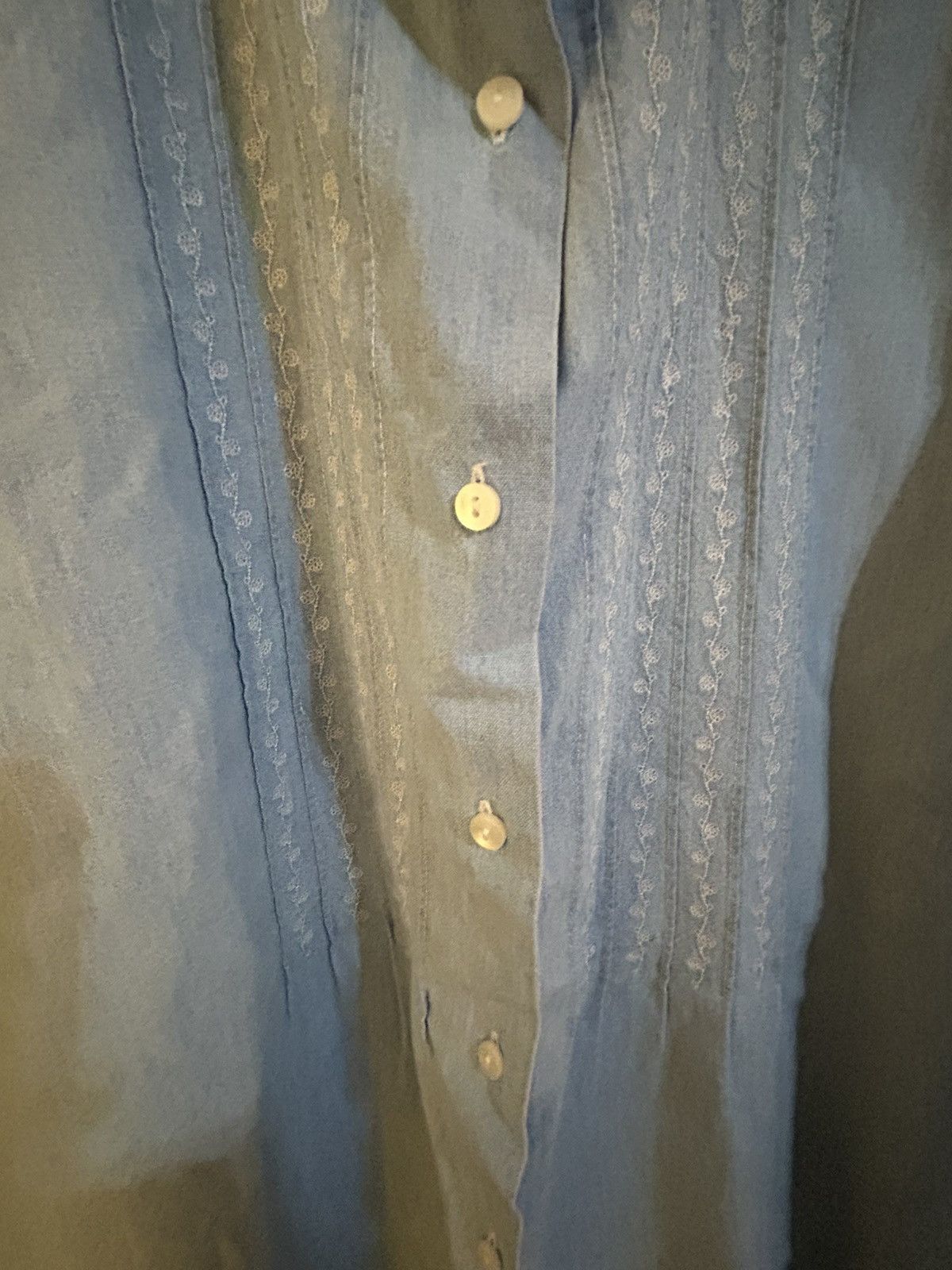 Gap Vintage Gap women's blue denim shirt size medium Size M / US 6-8 / IT 42-44 - 2 Thumbnail