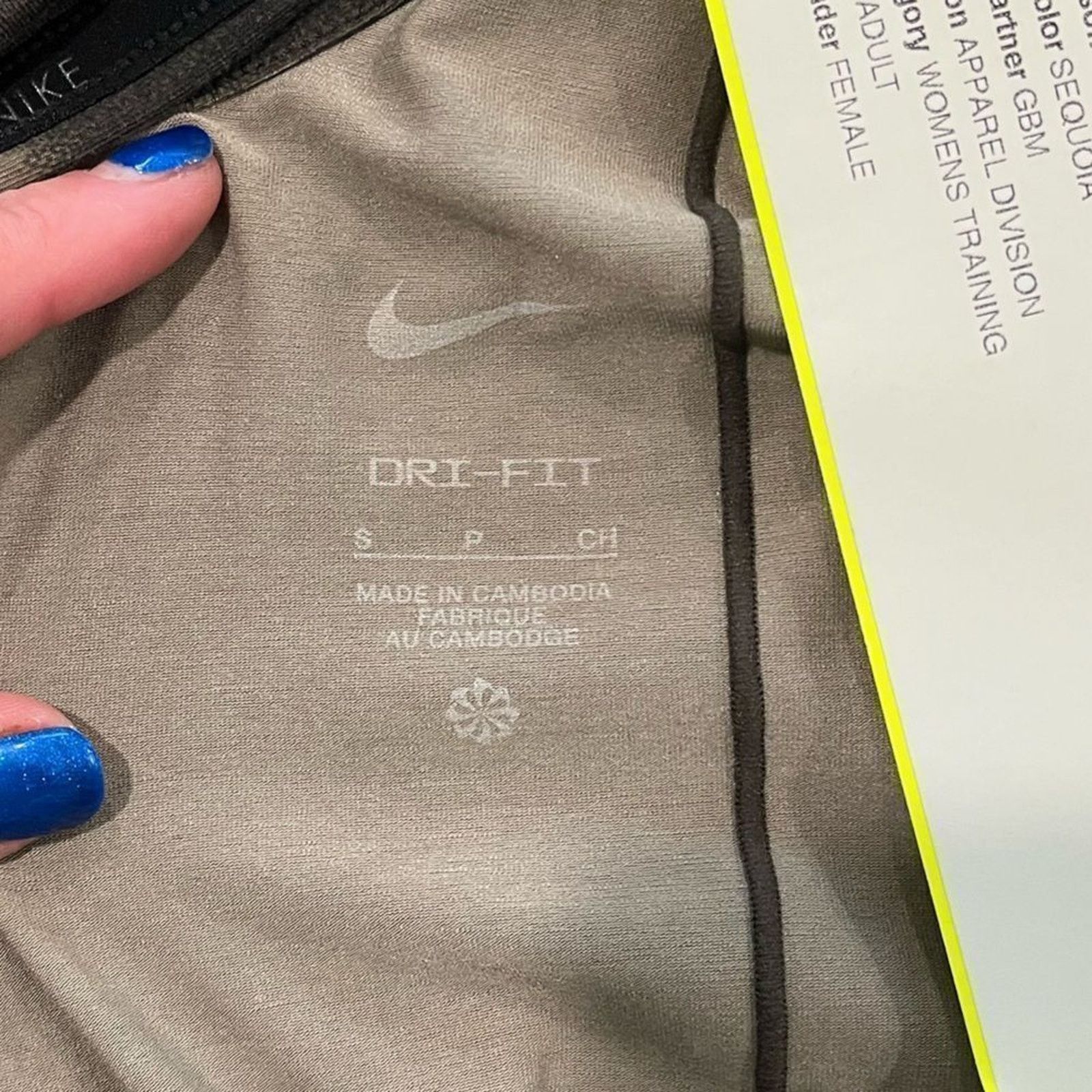 Nike NWT Nike Women's Dri-FIT One Luxe Tie-Dye Tank Top SIZE: S Size S / US 4 / IT 40 - 6 Thumbnail