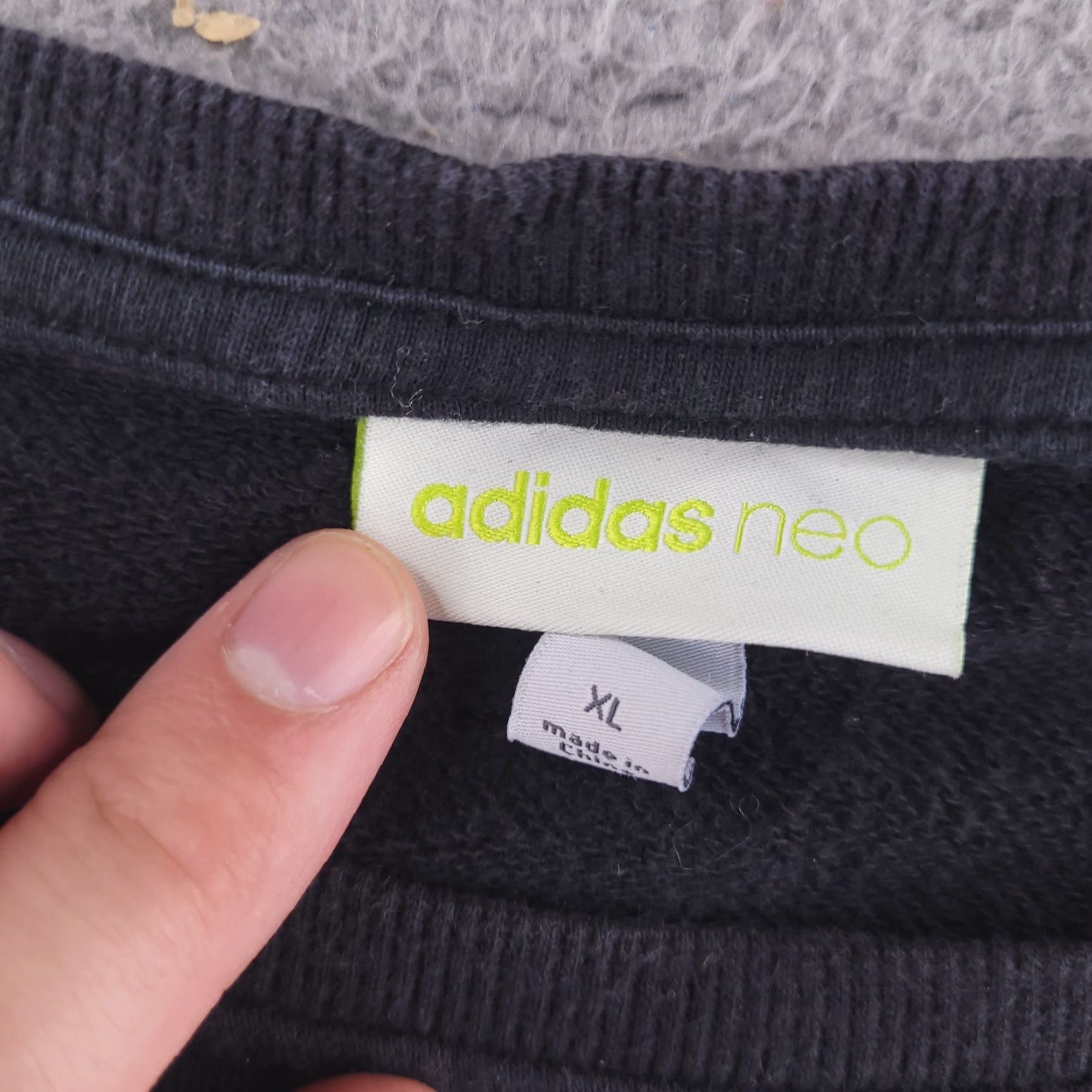 Adidas Adidas Neo Sweatshirt Mens Large Black Distressed Boxy Faded Size US L / EU 52-54 / 3 - 4 Thumbnail