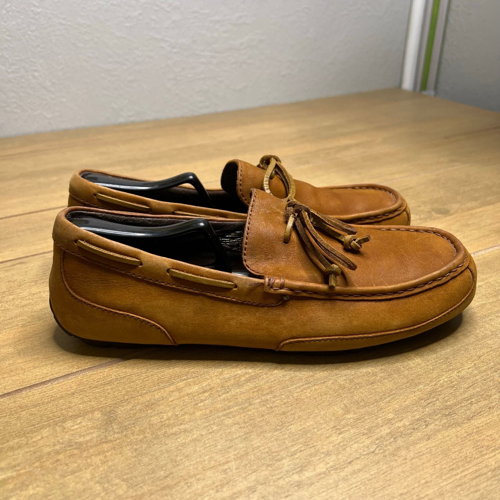 Ugg UGG Slippers Mens 10 Loafers Chester Brown Leather Slip On Size US 10 / EU 43 - 1 Thumbnail