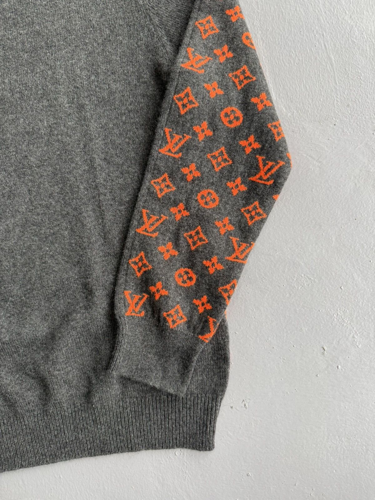Louis Vuitton Louis Vuitton - Monogram Cashmere Knit Crewneck Size US L / EU 52-54 / 3 - 6 Thumbnail