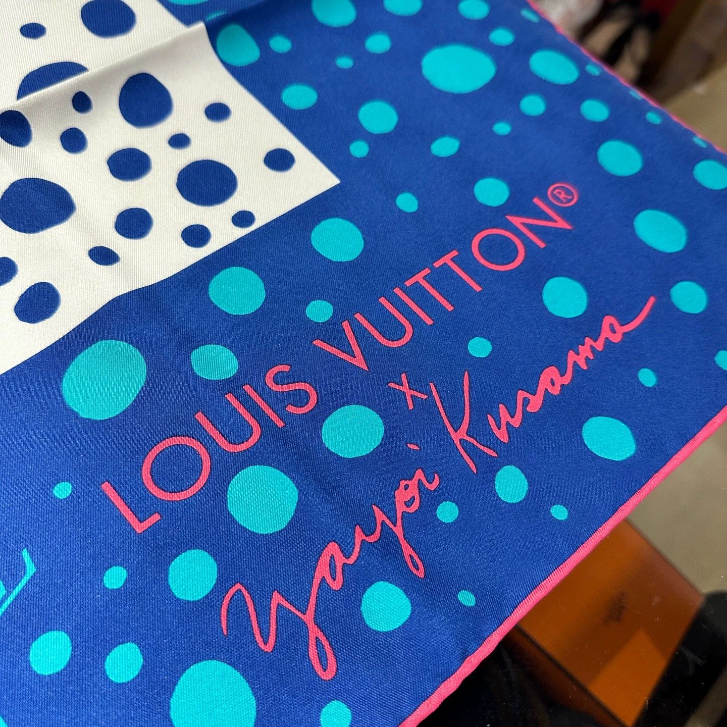 Louis Vuitton LV x Yayoi Kusama Polka Dot Pumpkin Silk Scarf Size ONE SIZE - 4 Thumbnail