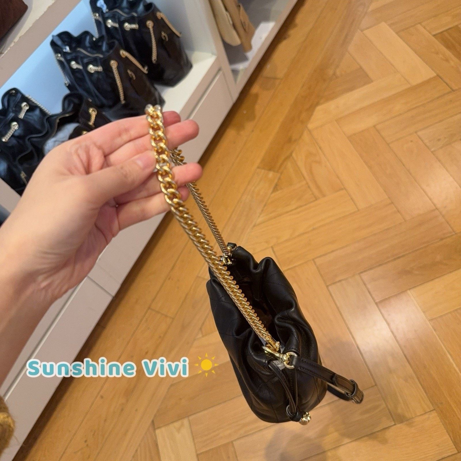 Coach NWT Coach Faye Mini Drawstring Bag CDB69 Gold /Black leather Size ONE SIZE - 3 Thumbnail