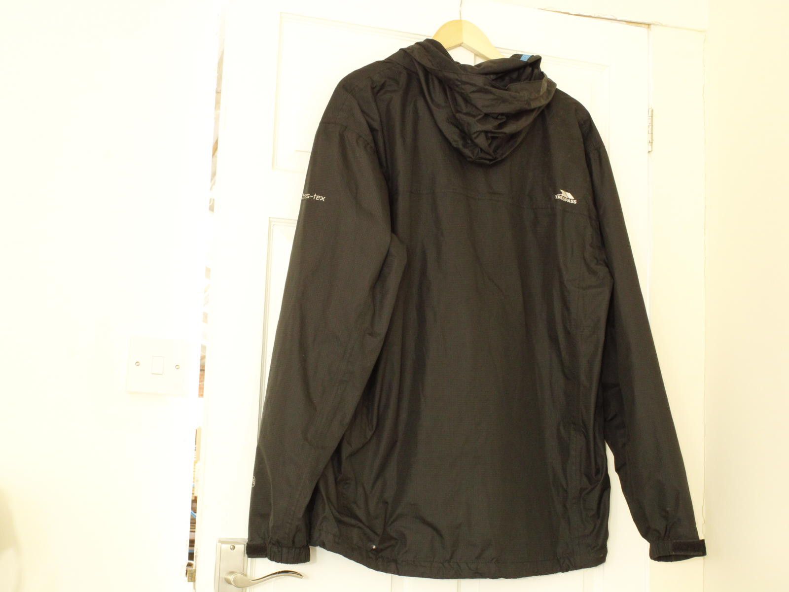 Other Trespass Black Waterproof Outdoor Jacket with Blue Lining Size US L / EU 52-54 / 3 - 4 Thumbnail