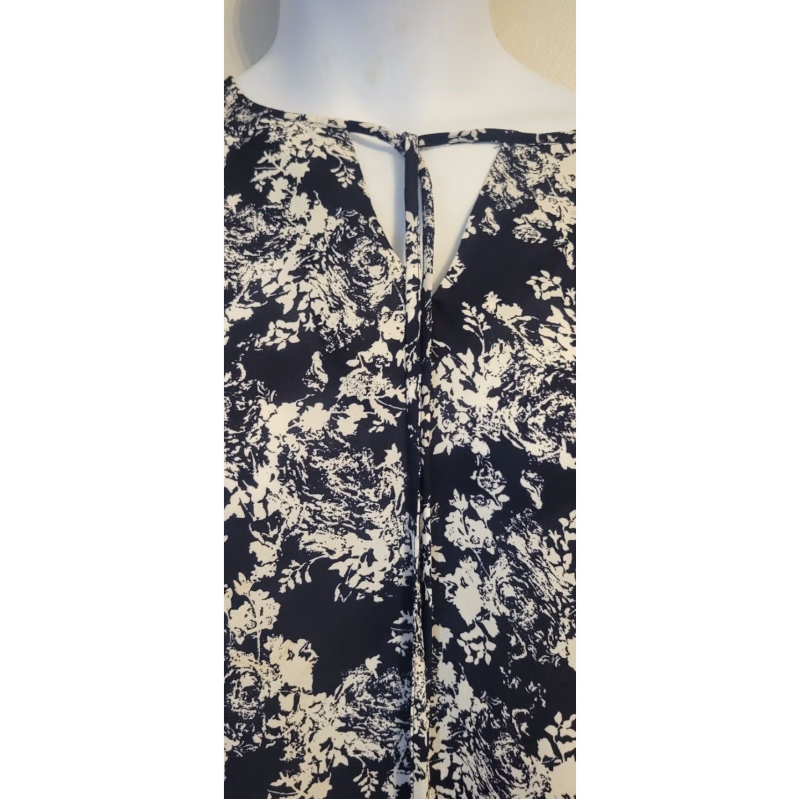 Vintage Violet + Claire Black Floral Cold Shoulder Top 1X Plus Size XL / US 12-14 / IT 48-50 - 5 Thumbnail