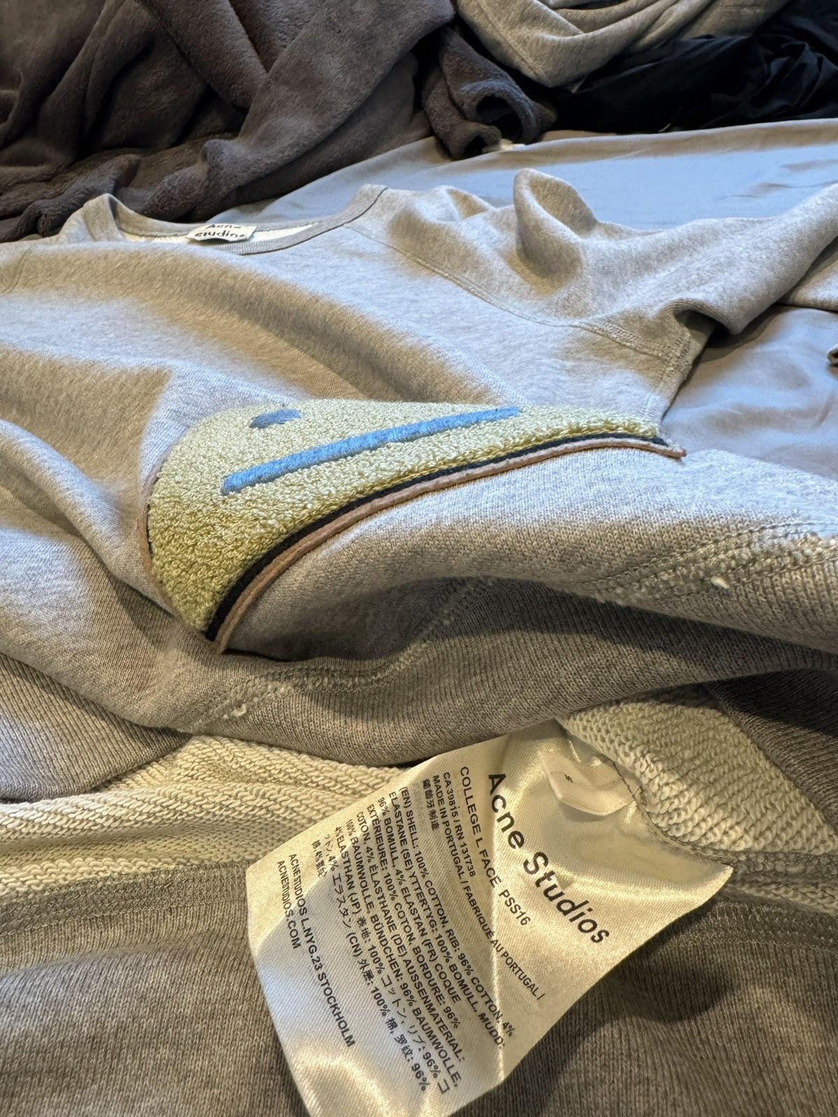 Acne Studios Acne Studio Smiley Face Patch Sweatshirt Size US S / EU 44-46 / 1 - 5 Thumbnail