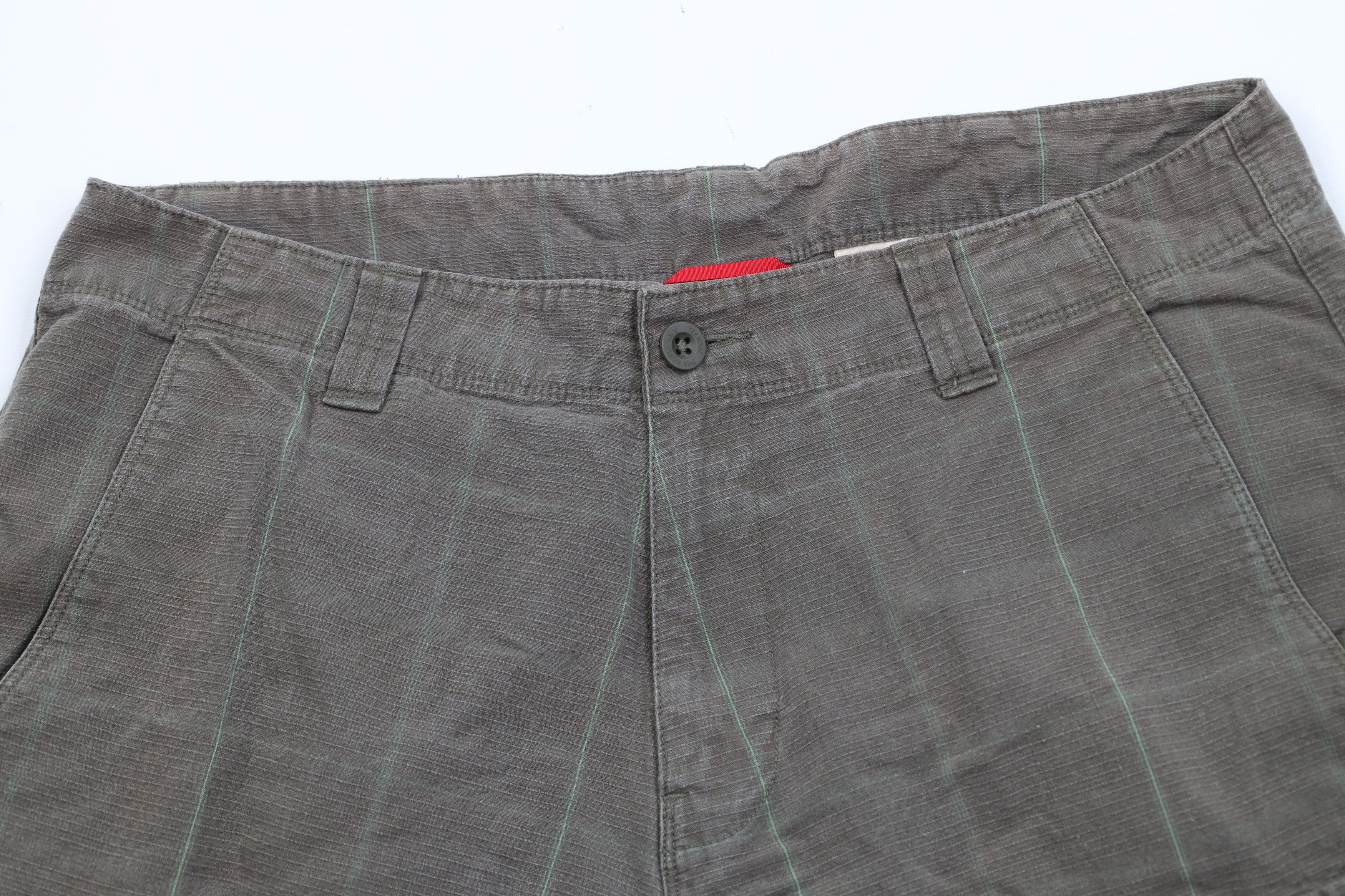 The North Face Vintage The North Face Rainier Surplus Trekking Cargo Shorts Size 36" / US 14 / IT 50 - 2 Thumbnail