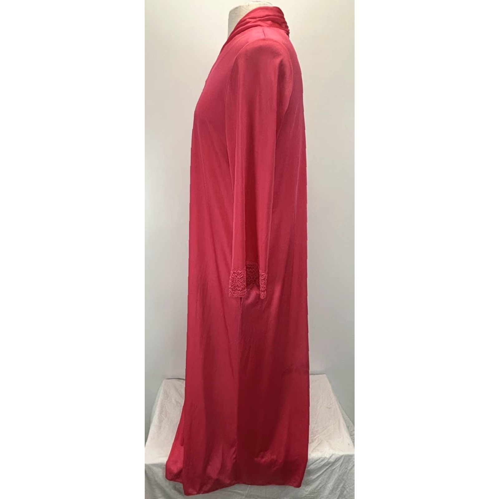 Vintage VINTAGE ShadowLine 1980s Long Nightgown Womens Size Small Pink Nylon Lounge USA Size ONE SIZE - 2 Thumbnail