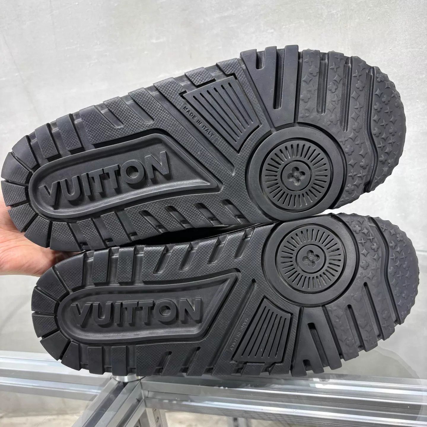 Louis Vuitton LV Trainer Ski Series Black UK7 (41) Size US 8 / EU 41 - 7 Thumbnail