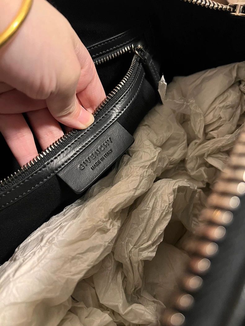 Givenchy Givenchy Ladies Bag! Suitable for Commuting! Comes with Du Size ONE SIZE - 6 Thumbnail