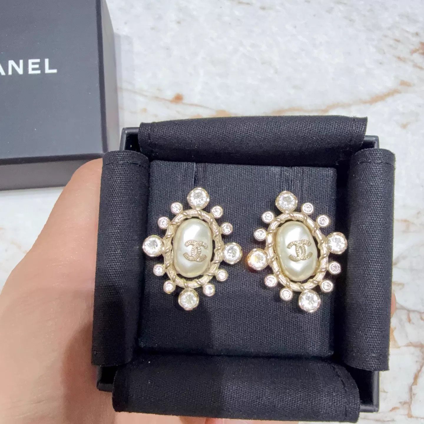 Chanel CHANEL NEW Exquisite Earrings With Box Size ONE SIZE - 1 Thumbnail