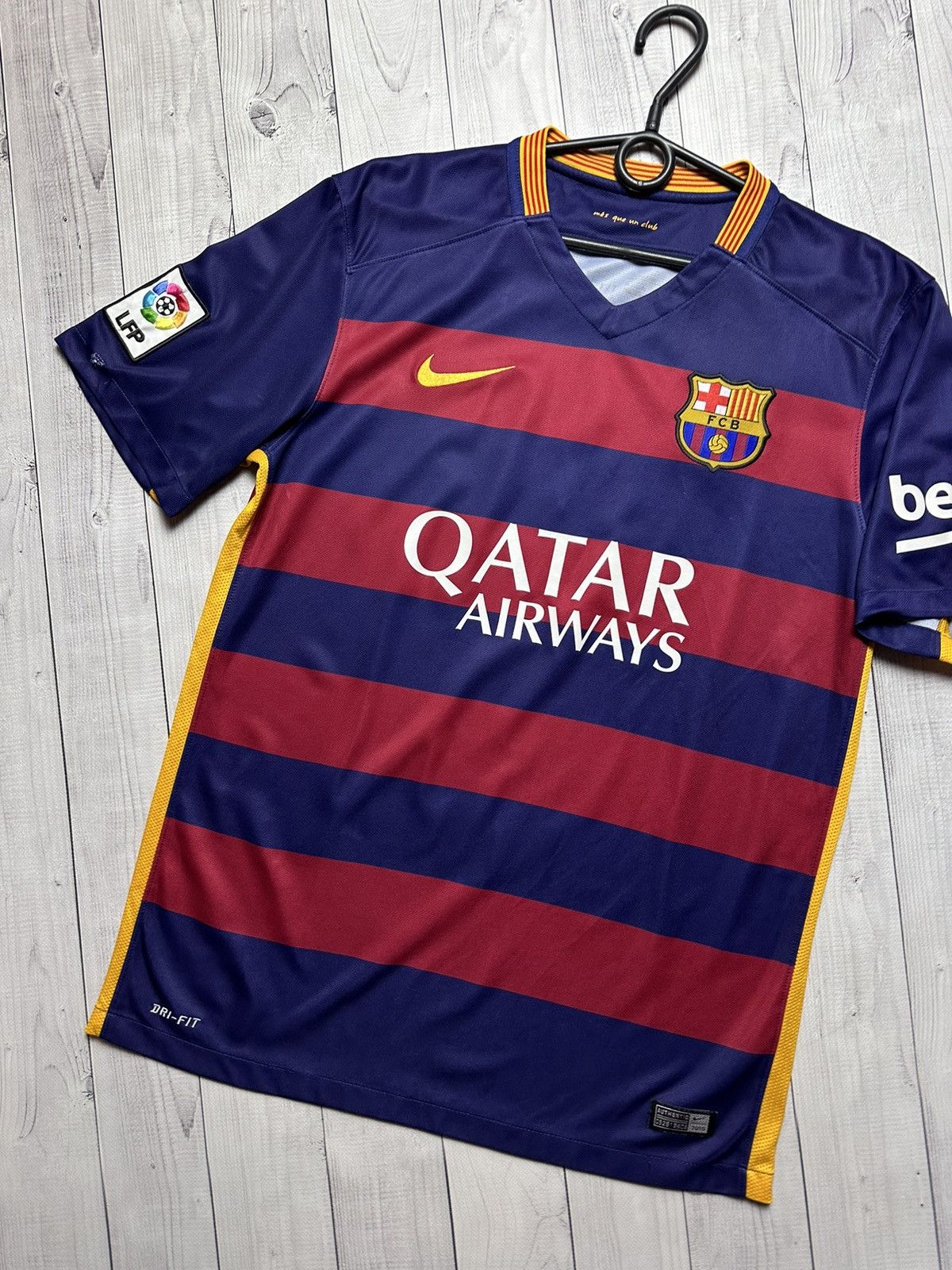 Nike × Vintage Vintage Nike Barcelona soccer jersey size M Size US M / EU 48-50 / 2 - 2 Thumbnail